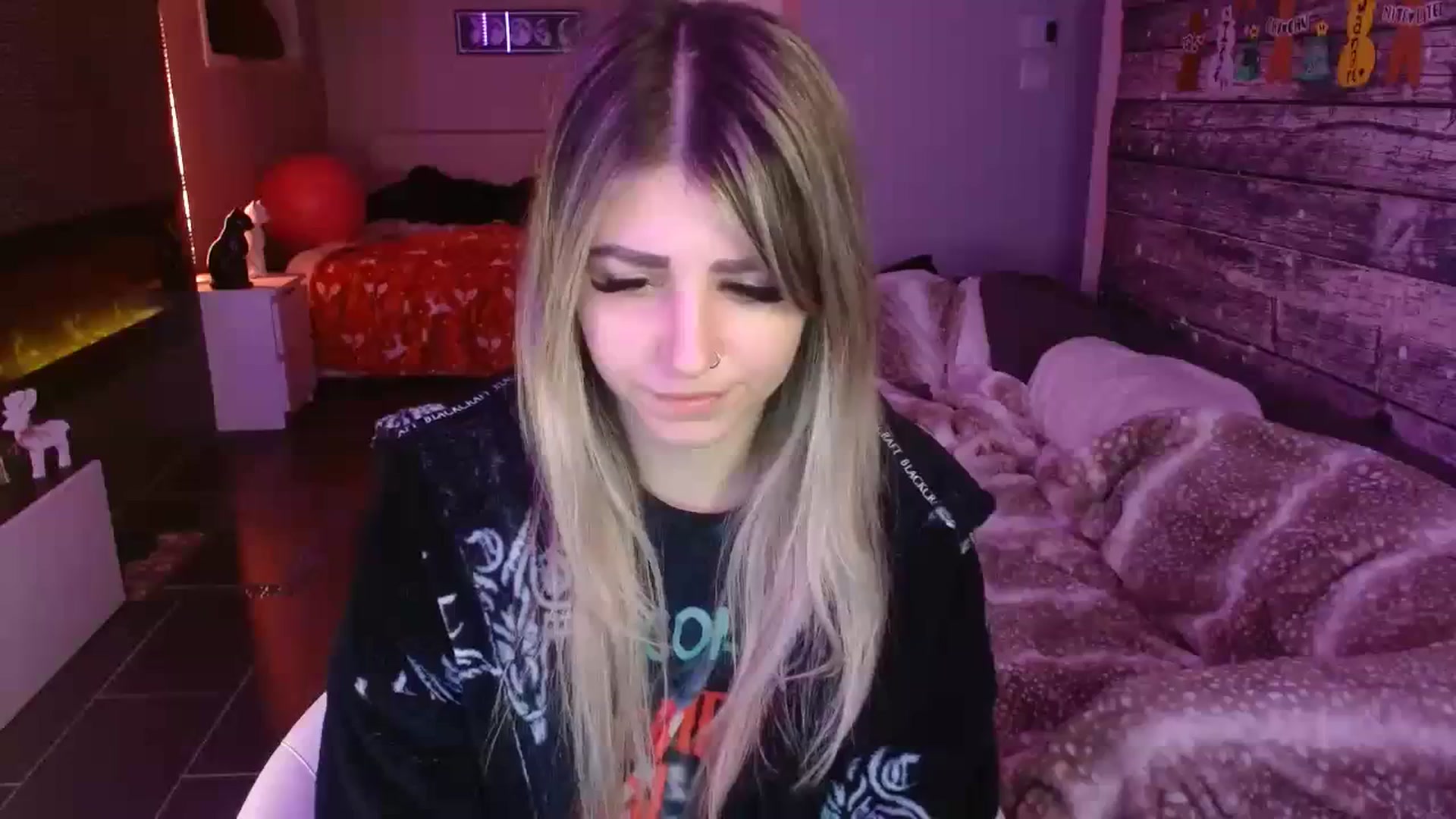 Gallery image thumbnail from Serafina's myfreecams stream on, 12/08/2023, 06:38 image 7 of 20