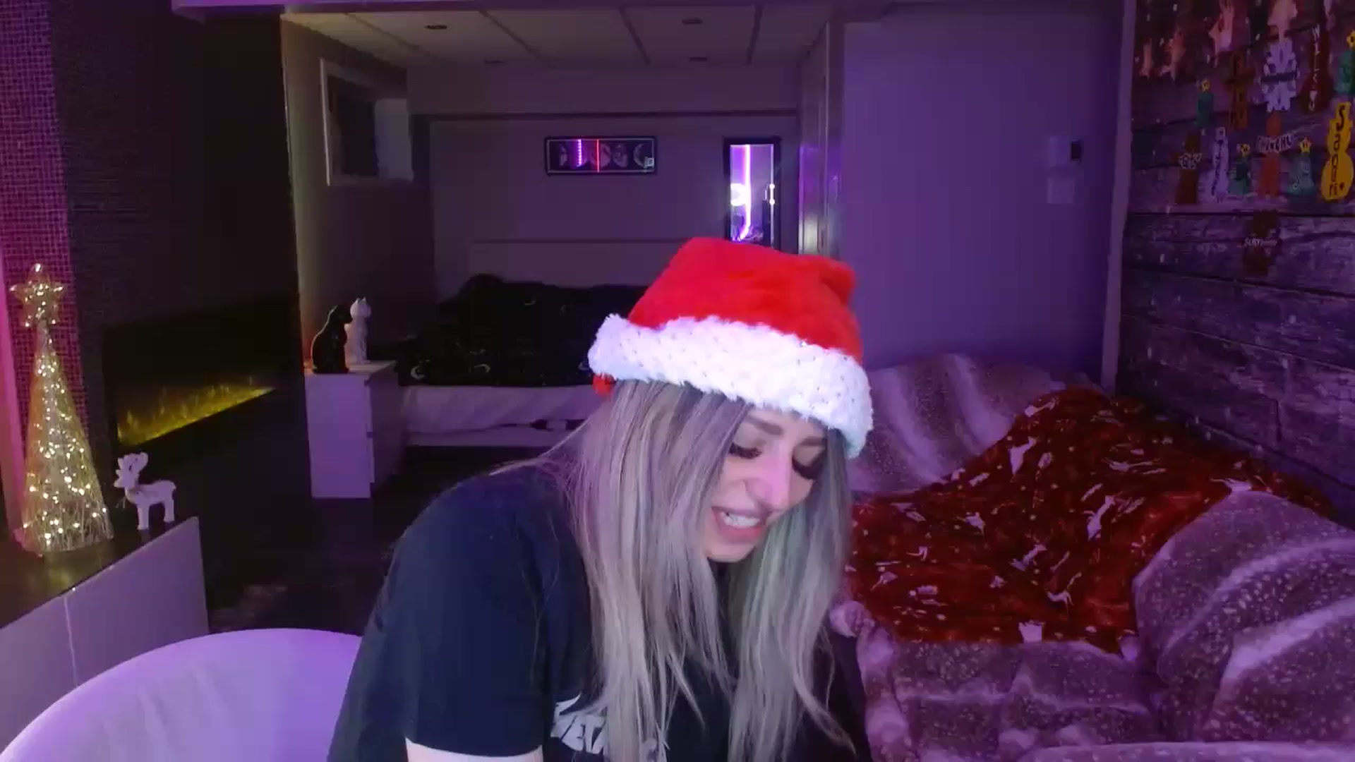 Gallery image thumbnail from Serafina's myfreecams stream on, 12/10/2023, 06:19 image 20 of 20
