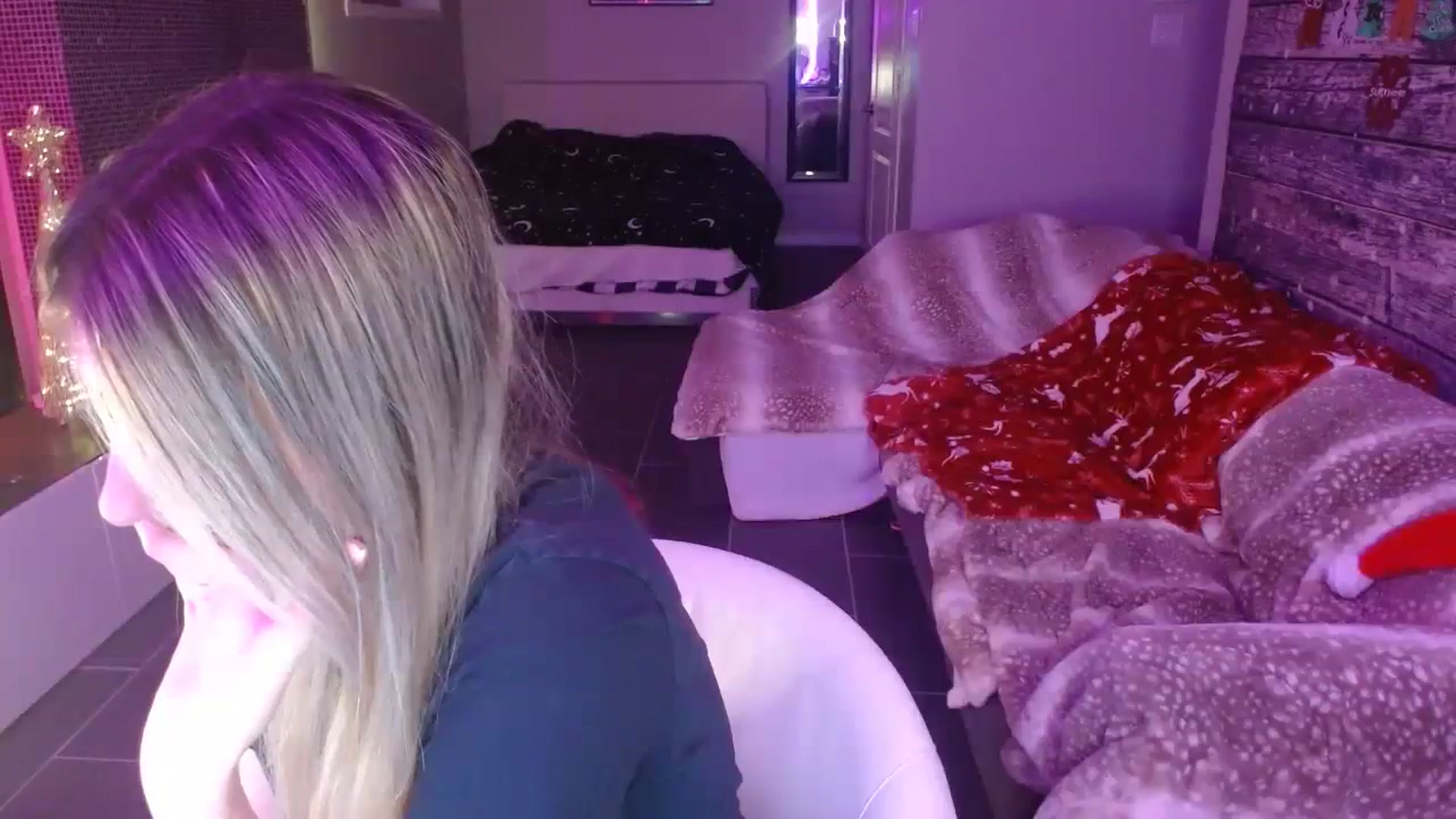 Gallery image thumbnail from Serafina's myfreecams stream on, 12/10/2023, 07:39 image 5 of 20