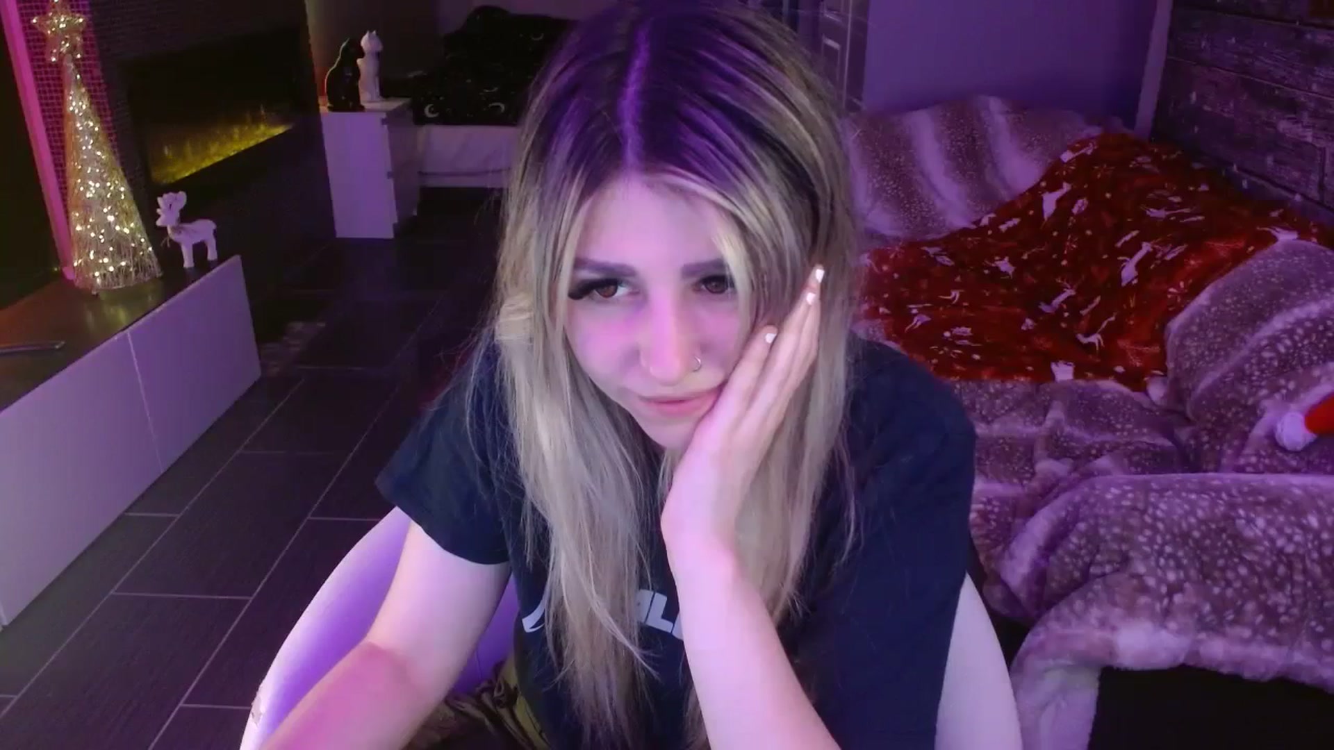 Gallery image thumbnail from Serafina's myfreecams stream on, 12/10/2023, 07:39 image 14 of 20