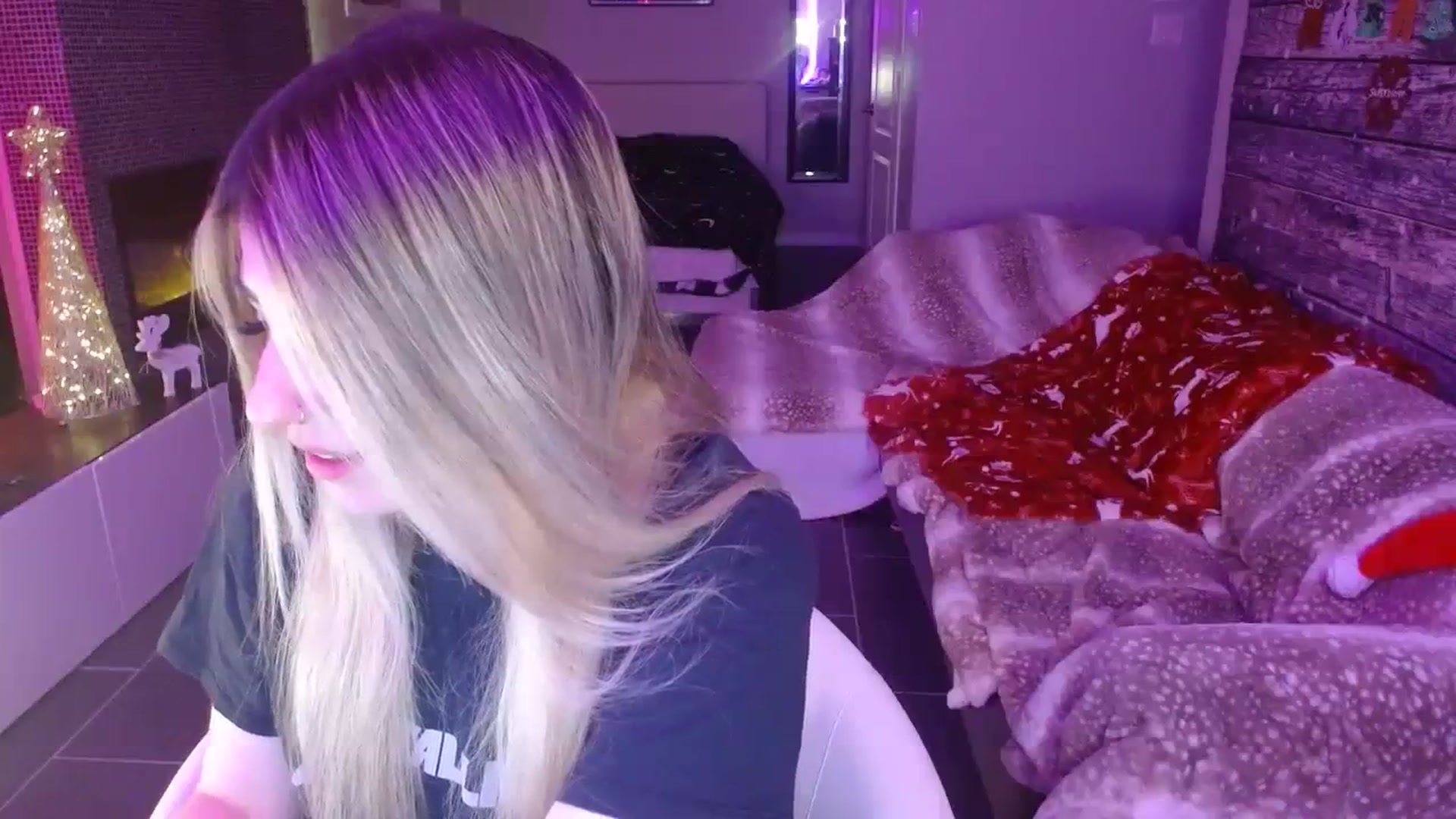Gallery image thumbnail from Serafina's myfreecams stream on, 12/10/2023, 07:39 image 2 of 20