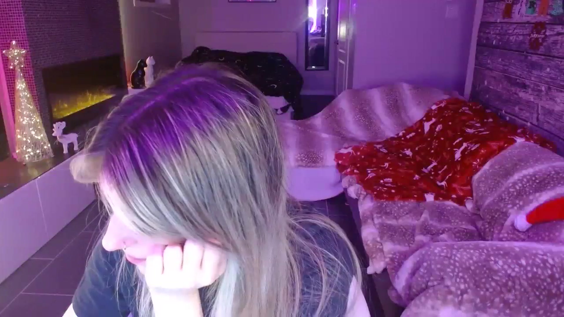 Gallery image thumbnail from Serafina's myfreecams stream on, 12/10/2023, 07:39 image 4 of 20