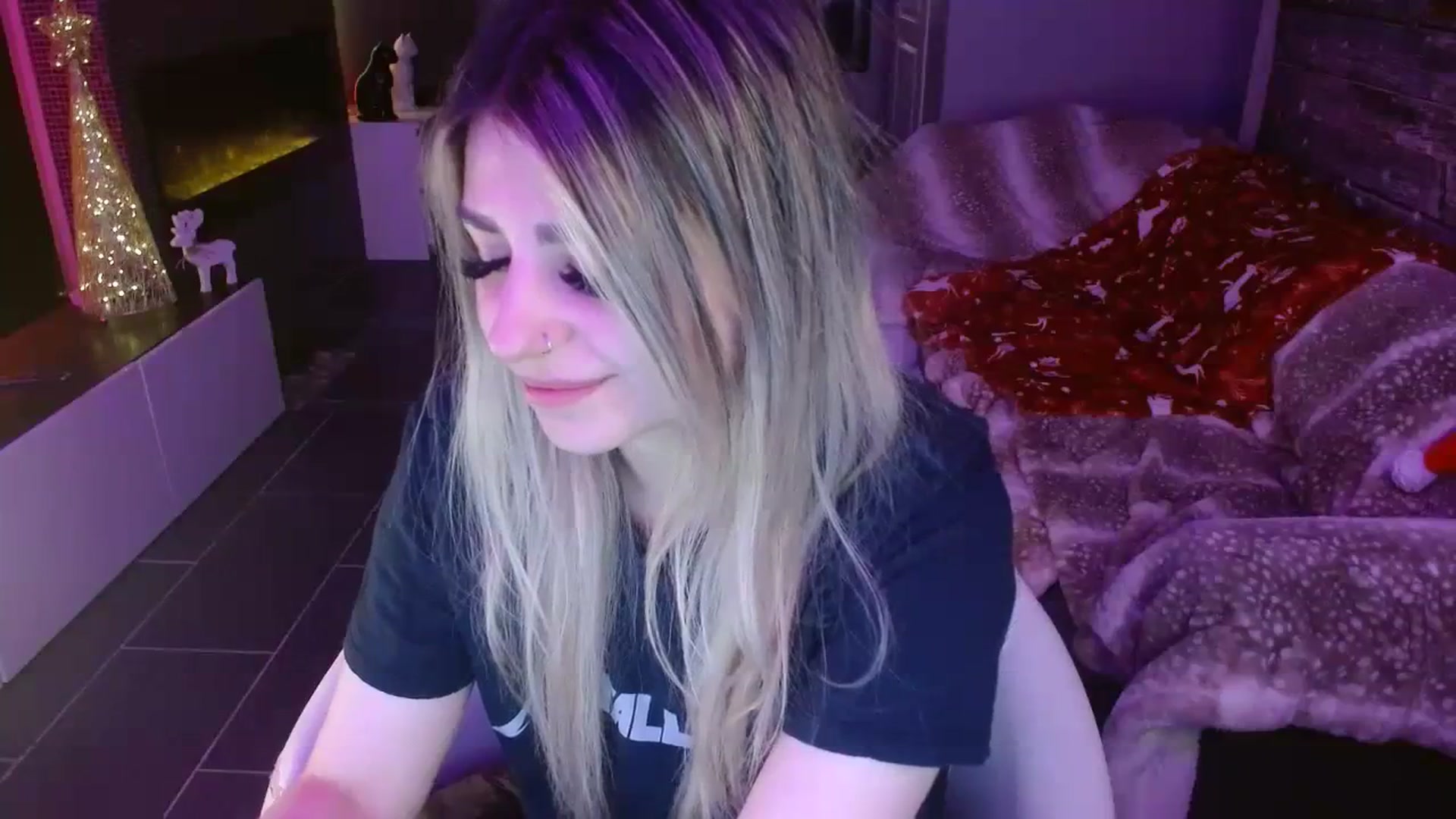 Gallery image thumbnail from Serafina's myfreecams stream on, 12/10/2023, 07:39 image 18 of 20