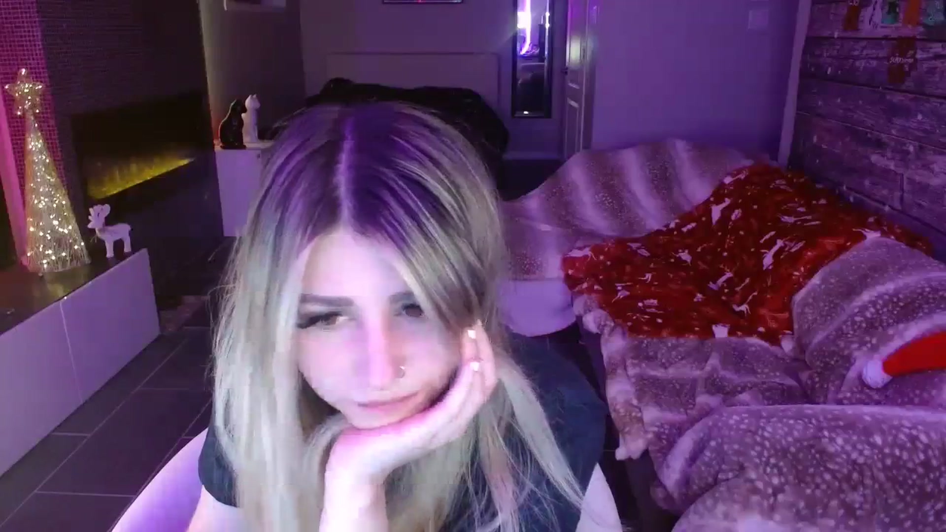 Gallery image thumbnail from Serafina's myfreecams stream on, 12/10/2023, 07:39 image 6 of 20