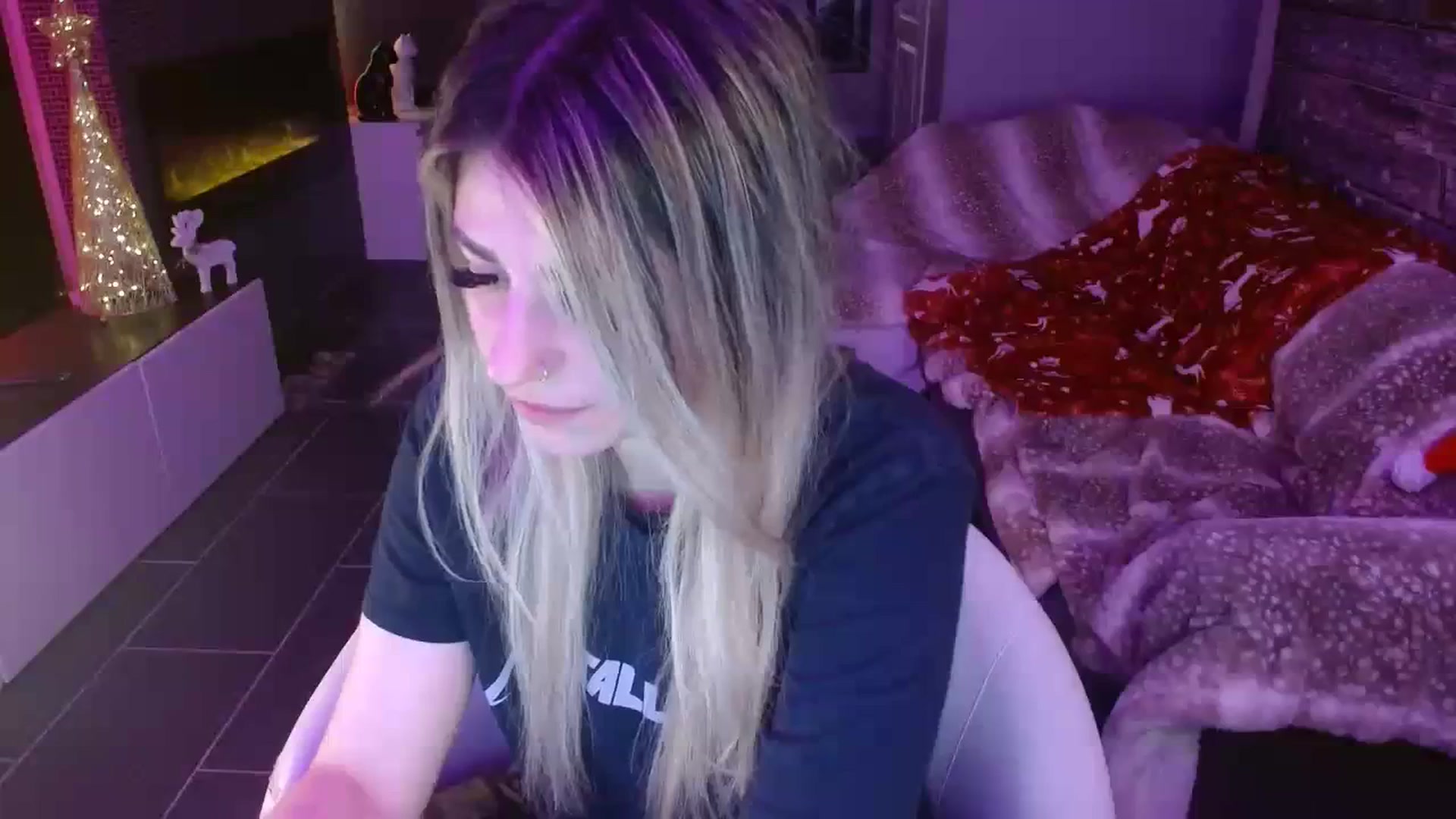 Gallery image thumbnail from Serafina's myfreecams stream on, 12/10/2023, 07:39 image 17 of 20
