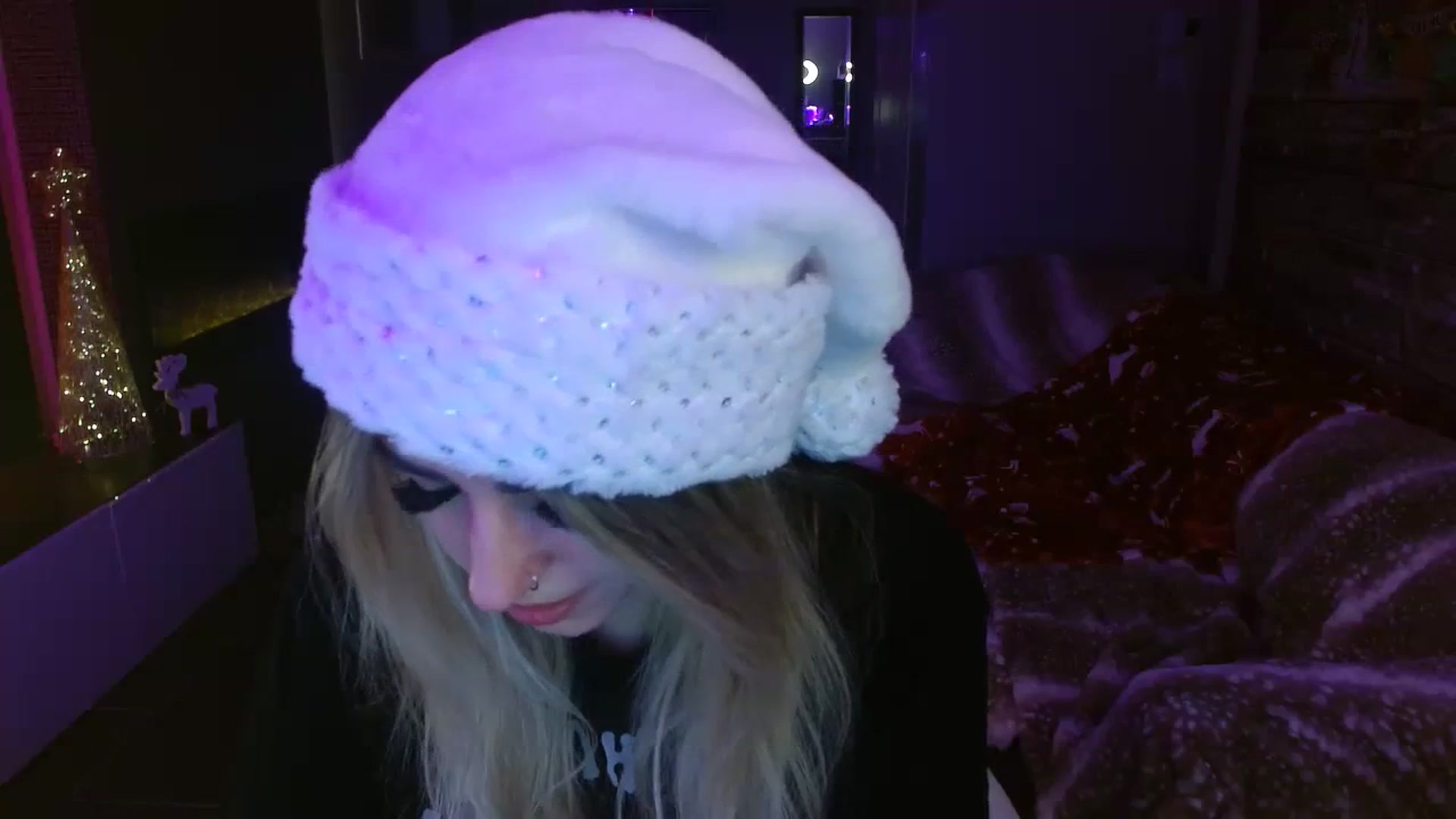 Gallery image thumbnail from Serafina's myfreecams stream on, 12/11/2023, 02:57 image 14 of 20