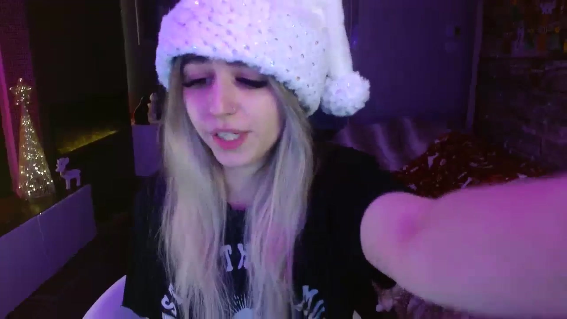Gallery image thumbnail from Serafina's myfreecams stream on, 12/11/2023, 02:57 image 4 of 20