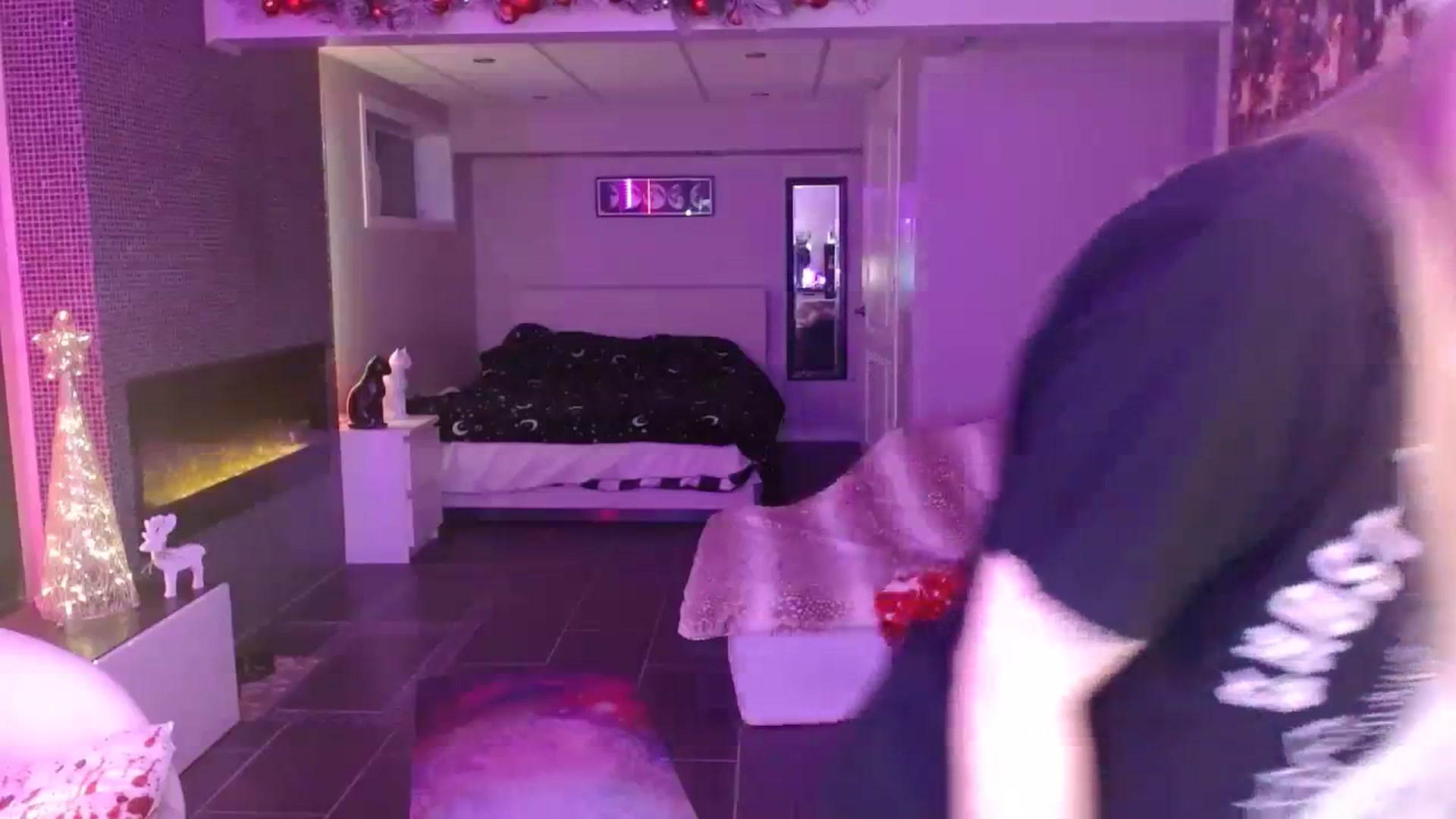 Gallery image thumbnail from Serafina's myfreecams stream on, 12/11/2023, 02:57 image 2 of 20