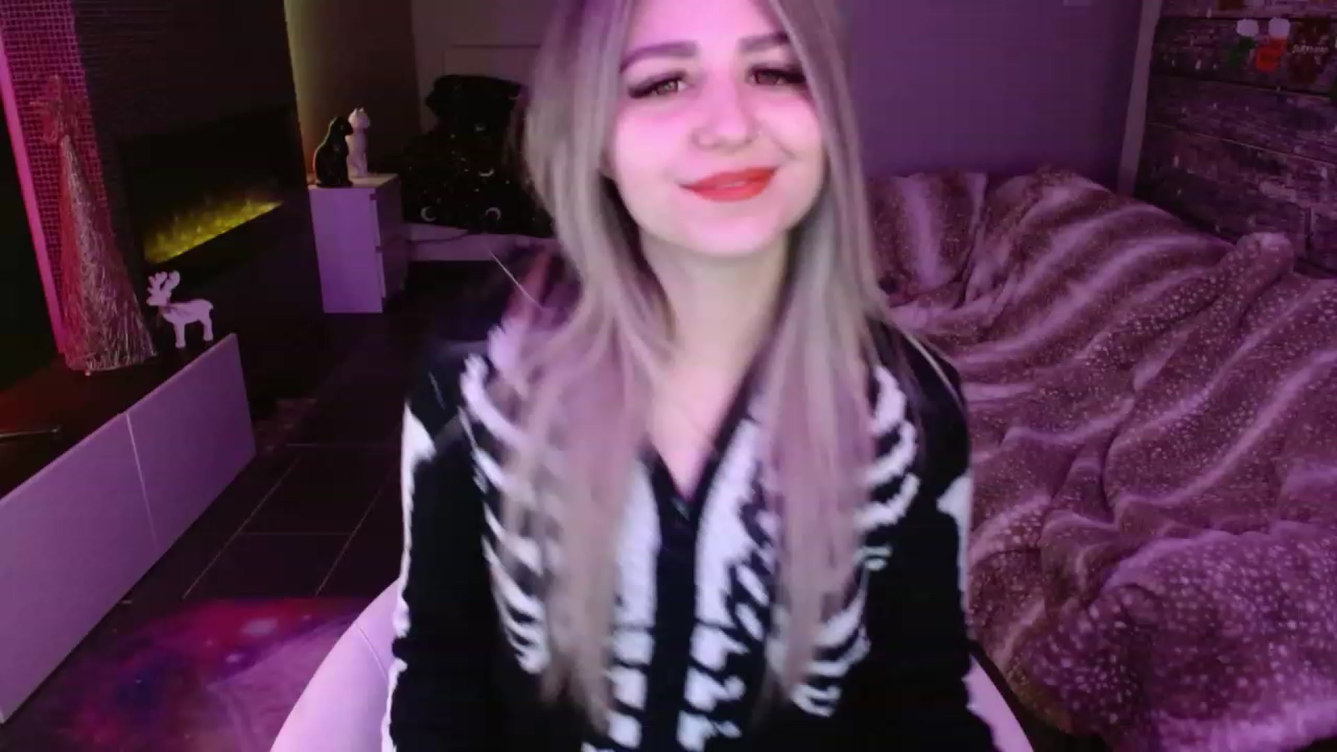 Gallery image thumbnail from Serafina's myfreecams stream on, 12/21/2023, 04:07 image 6 of 20