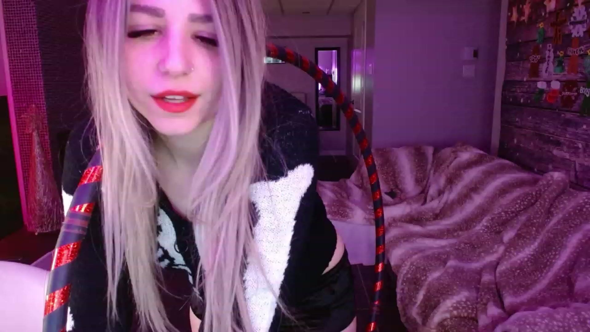 Gallery image thumbnail from Serafina's myfreecams stream on, 12/21/2023, 04:07 image 17 of 20