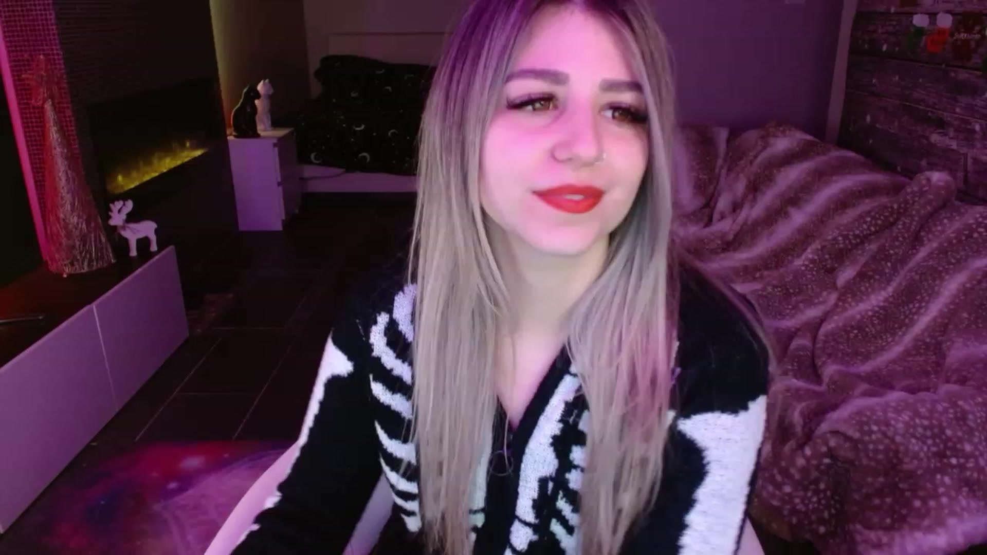Gallery image thumbnail from Serafina's myfreecams stream on, 12/21/2023, 04:07 image 12 of 20