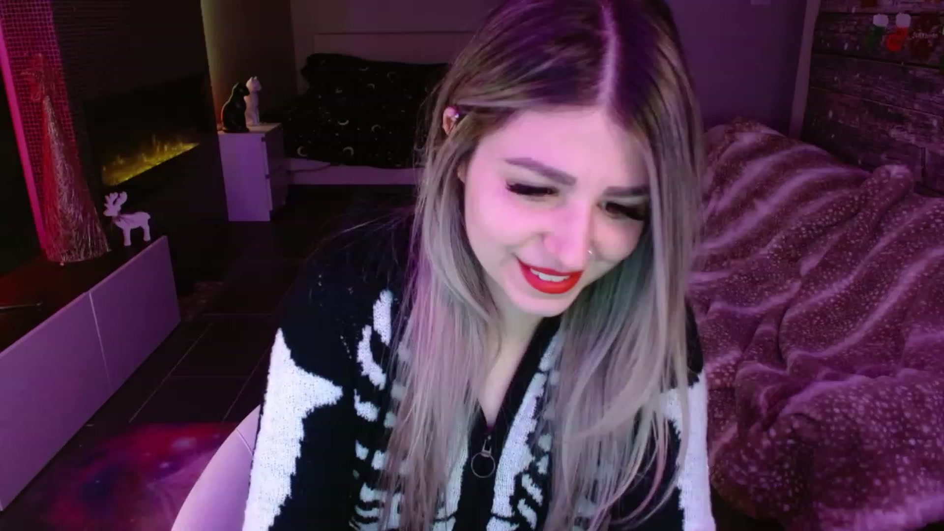 Gallery image thumbnail from Serafina's myfreecams stream on, 12/21/2023, 04:07 image 1 of 20