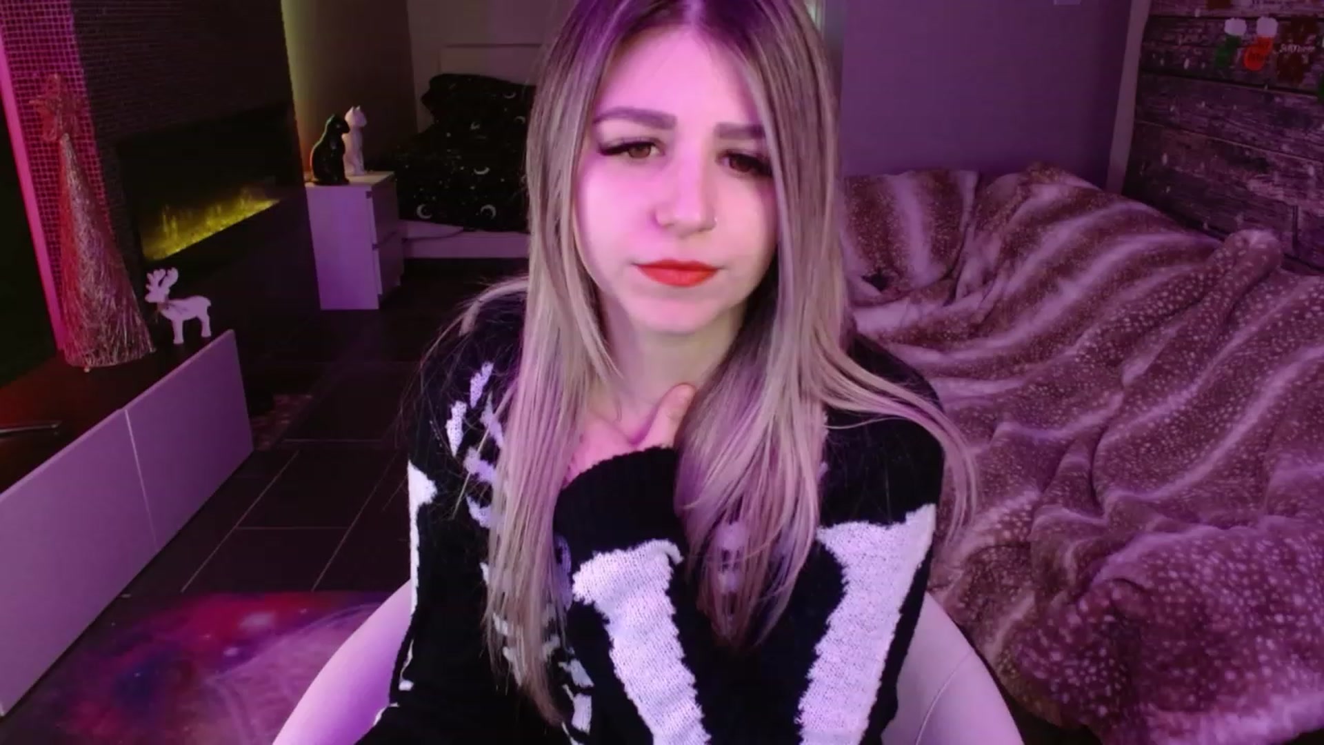 Gallery image thumbnail from Serafina's myfreecams stream on, 12/21/2023, 04:07 image 13 of 20