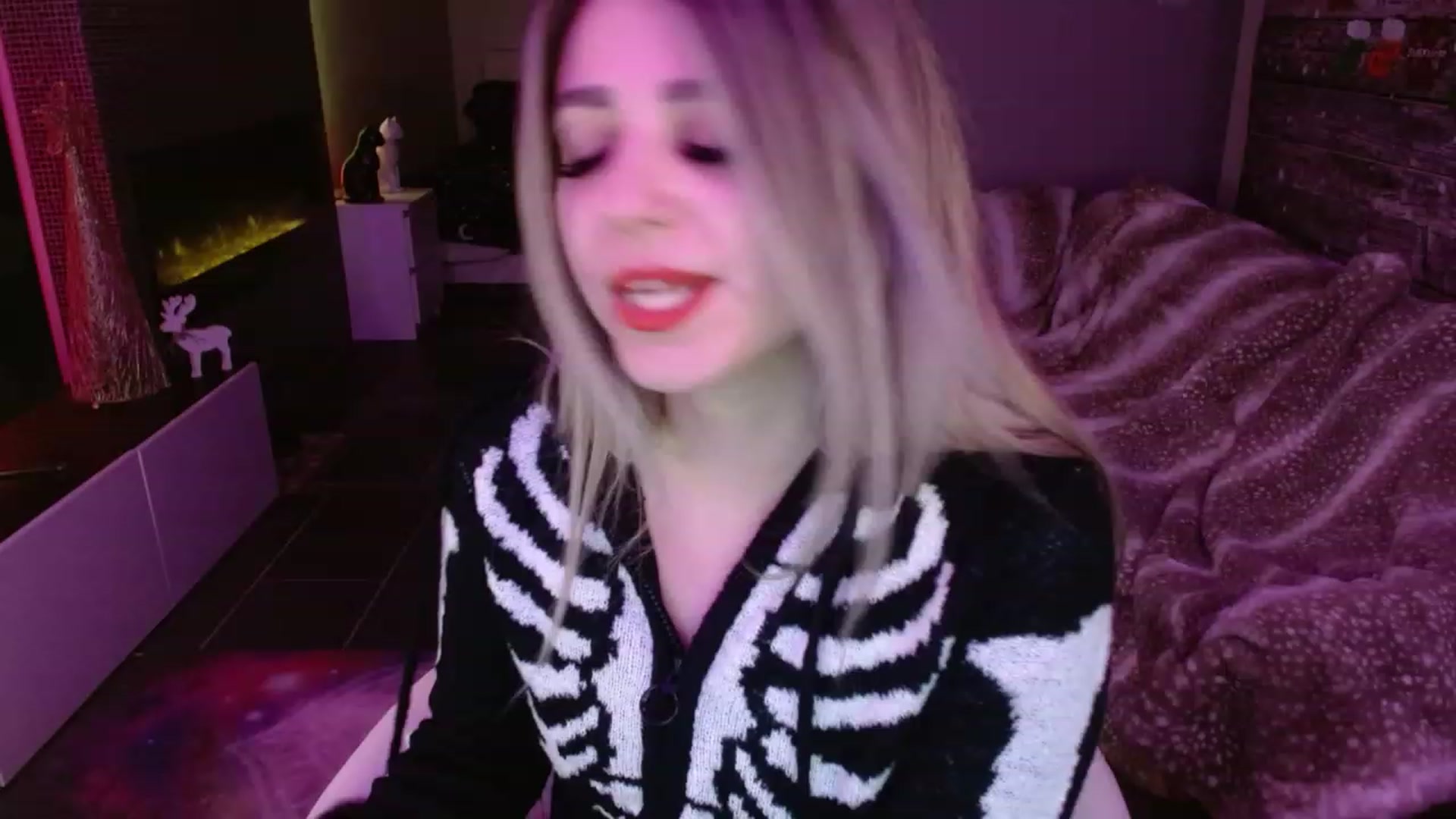 Gallery image thumbnail from Serafina's myfreecams stream on, 12/21/2023, 04:07 image 16 of 20