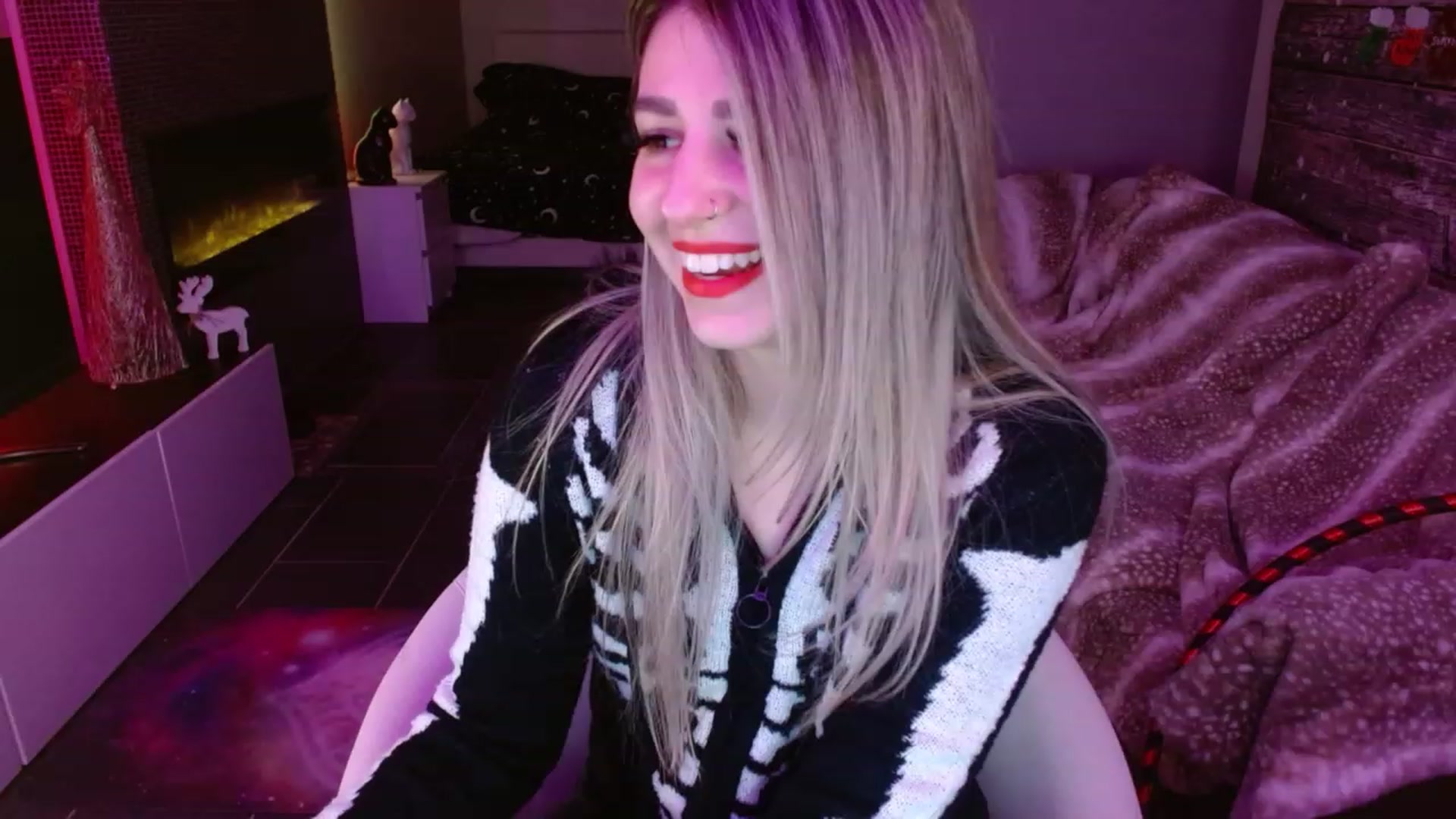 Gallery image thumbnail from Serafina's myfreecams stream on, 12/21/2023, 04:07 image 19 of 20