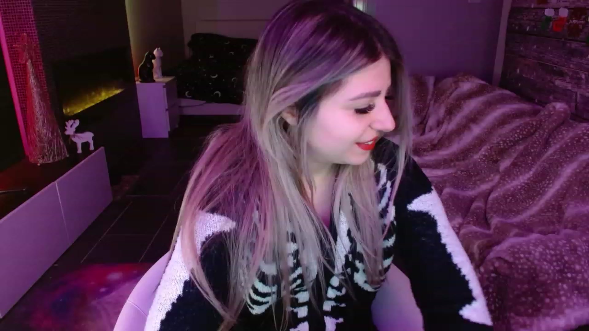 Gallery image thumbnail from Serafina's myfreecams stream on, 12/21/2023, 04:07 image 4 of 20