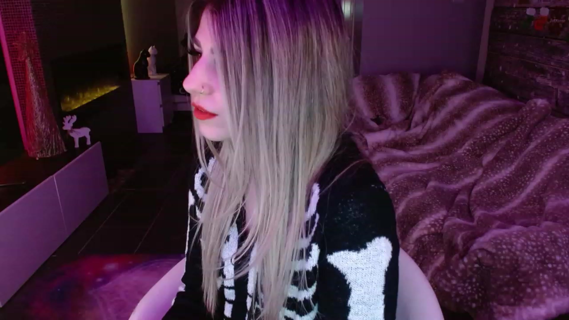 Gallery image thumbnail from Serafina's myfreecams stream on, 12/21/2023, 04:07 image 10 of 20