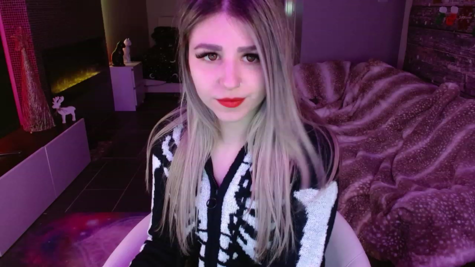 Gallery image thumbnail from Serafina's myfreecams stream on, 12/21/2023, 04:07 image 7 of 20