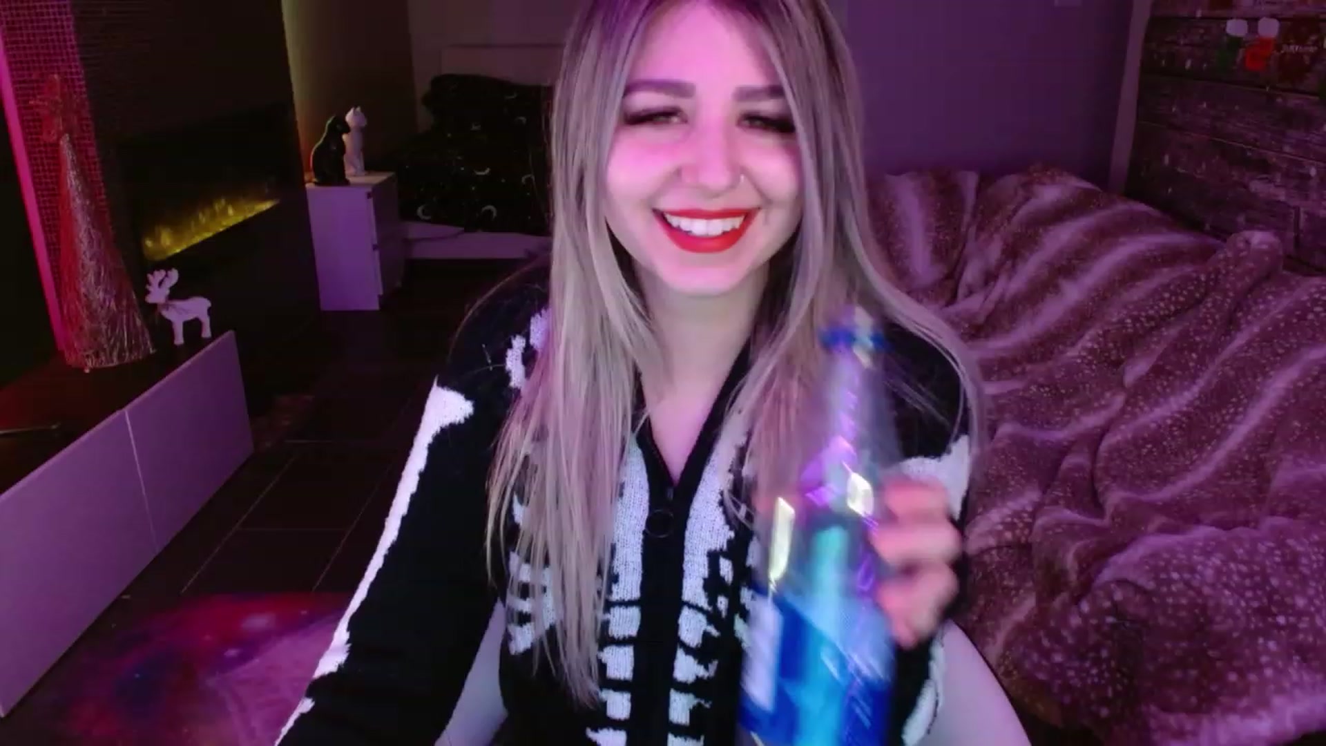 Gallery image thumbnail from Serafina's myfreecams stream on, 12/21/2023, 04:07 image 5 of 20