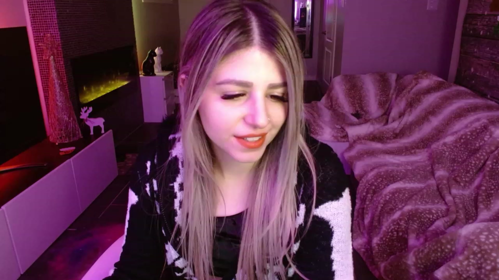 Gallery image thumbnail from Serafina's myfreecams stream on, 12/21/2023, 08:12 image 3 of 20