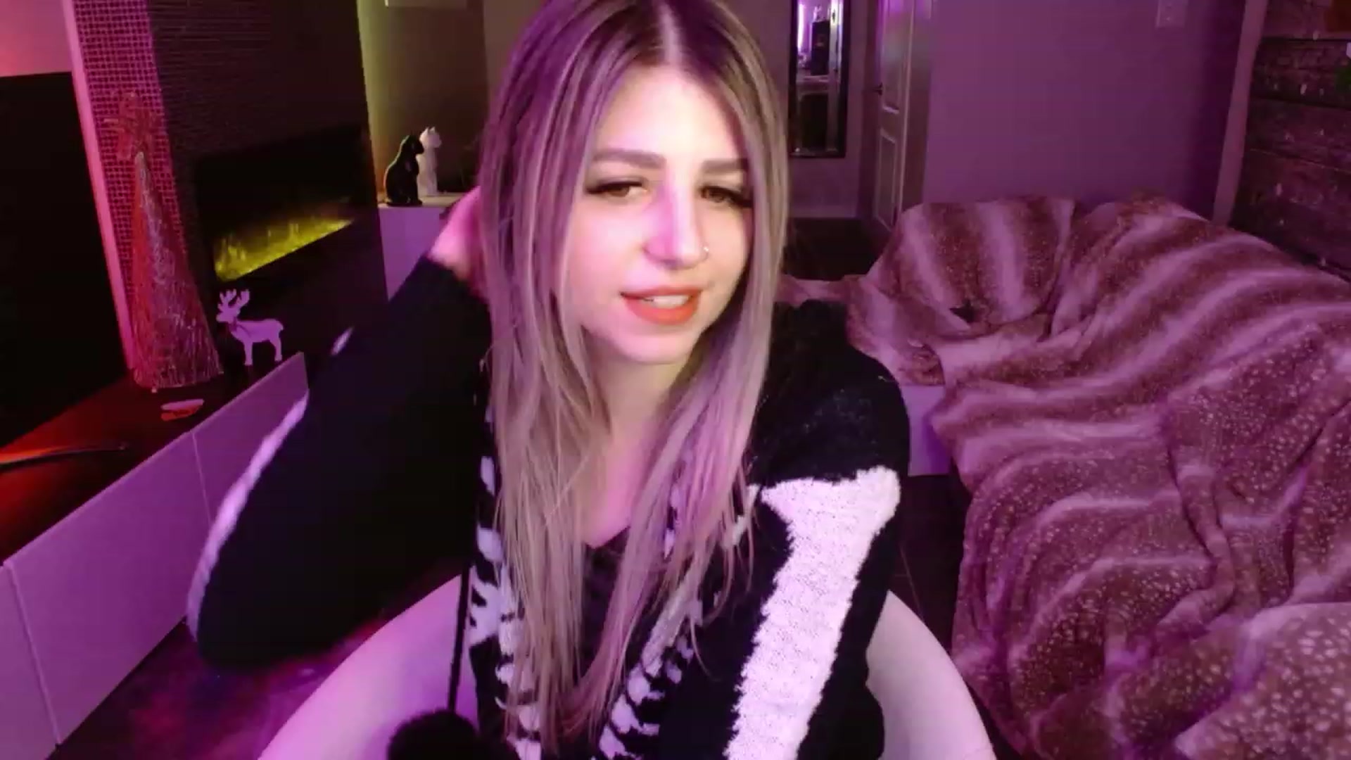 Gallery image thumbnail from Serafina's myfreecams stream on, 12/21/2023, 08:12 image 10 of 20