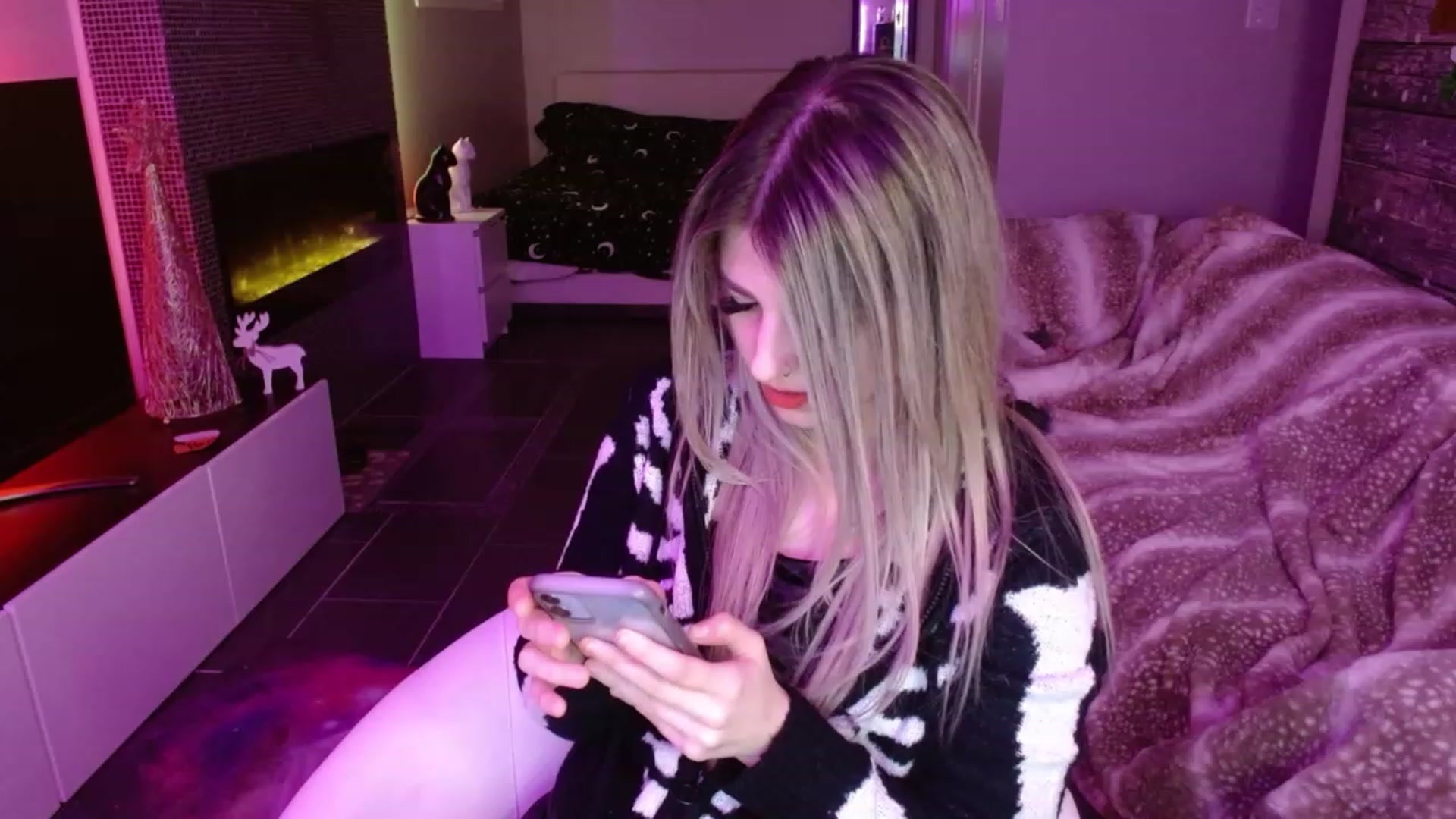 Gallery image thumbnail from Serafina's myfreecams stream on, 12/21/2023, 08:12 image 20 of 20