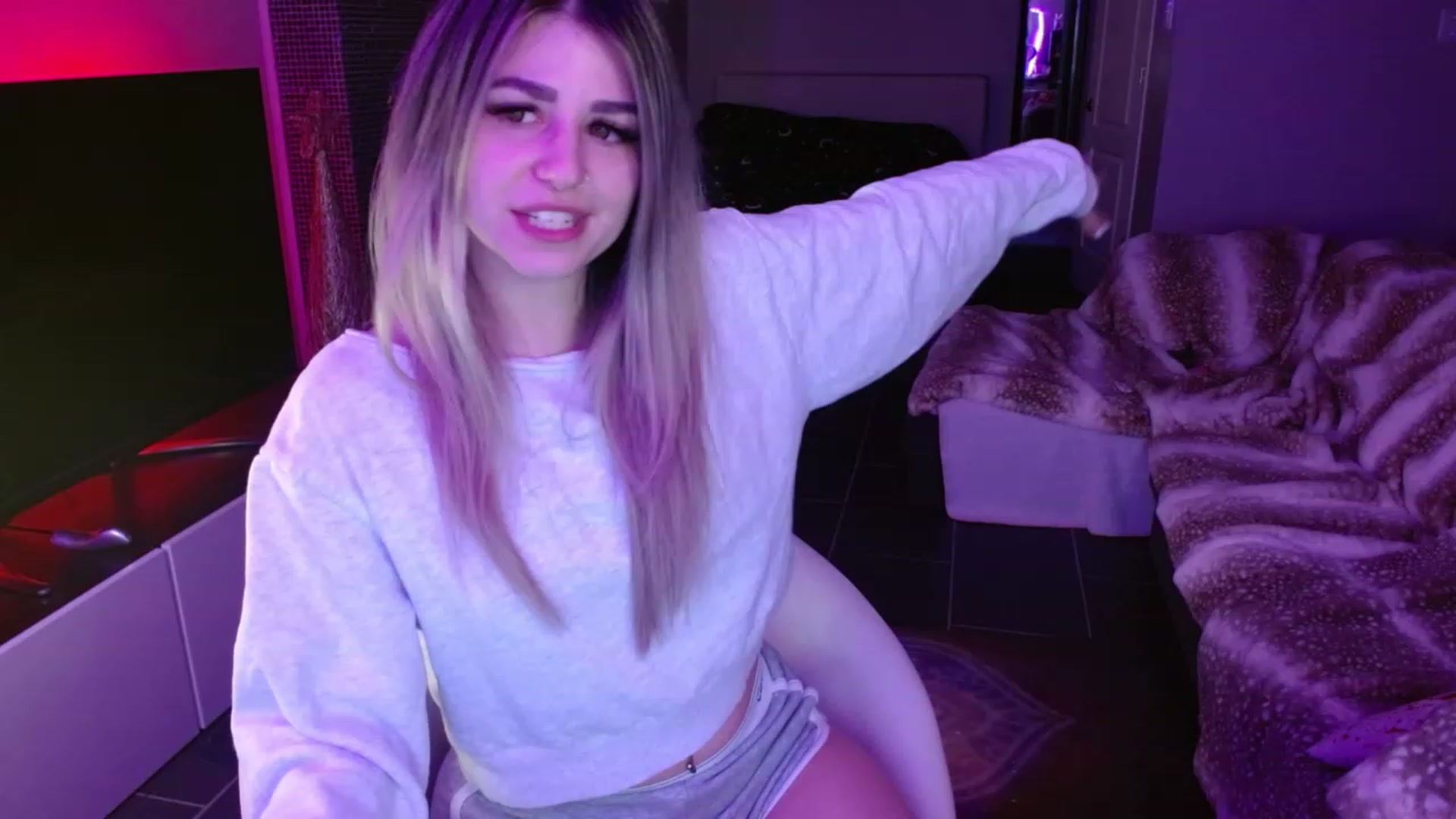 Gallery image thumbnail from Serafina's myfreecams stream on, 12/24/2023, 04:27 image 15 of 20