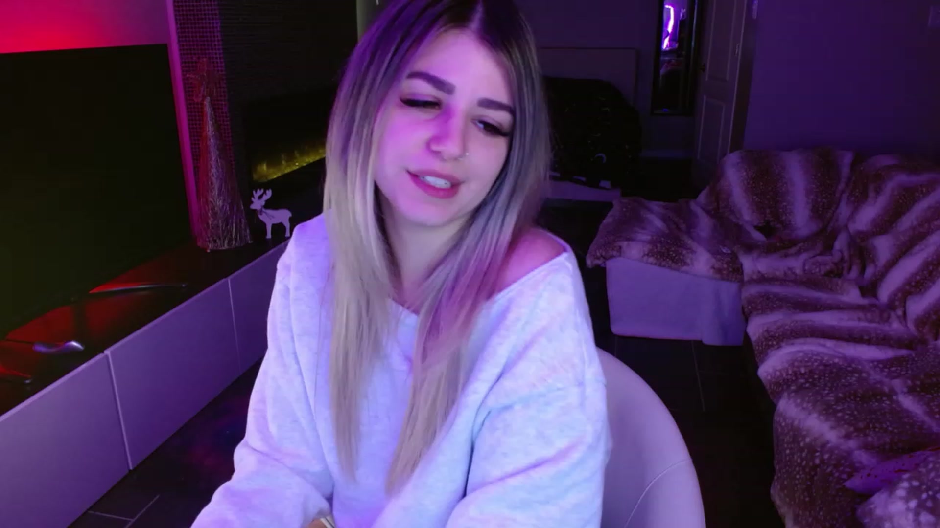 Gallery image thumbnail from Serafina's myfreecams stream on, 12/24/2023, 04:27 image 16 of 20