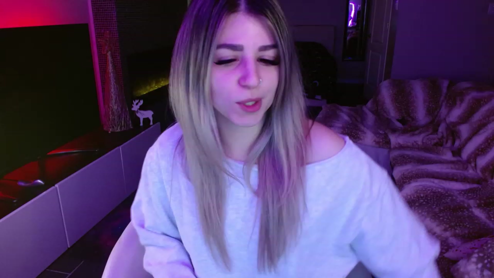 Gallery image thumbnail from Serafina's myfreecams stream on, 12/24/2023, 04:27 image 13 of 20
