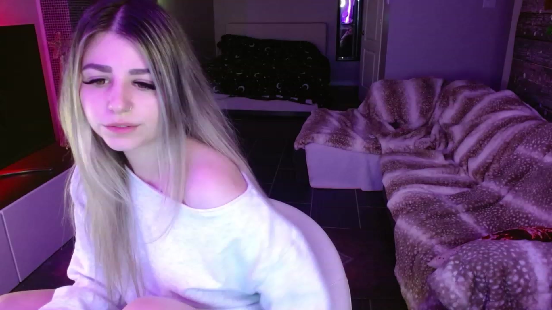 Gallery image thumbnail from Serafina's myfreecams stream on, 12/24/2023, 04:27 image 5 of 20