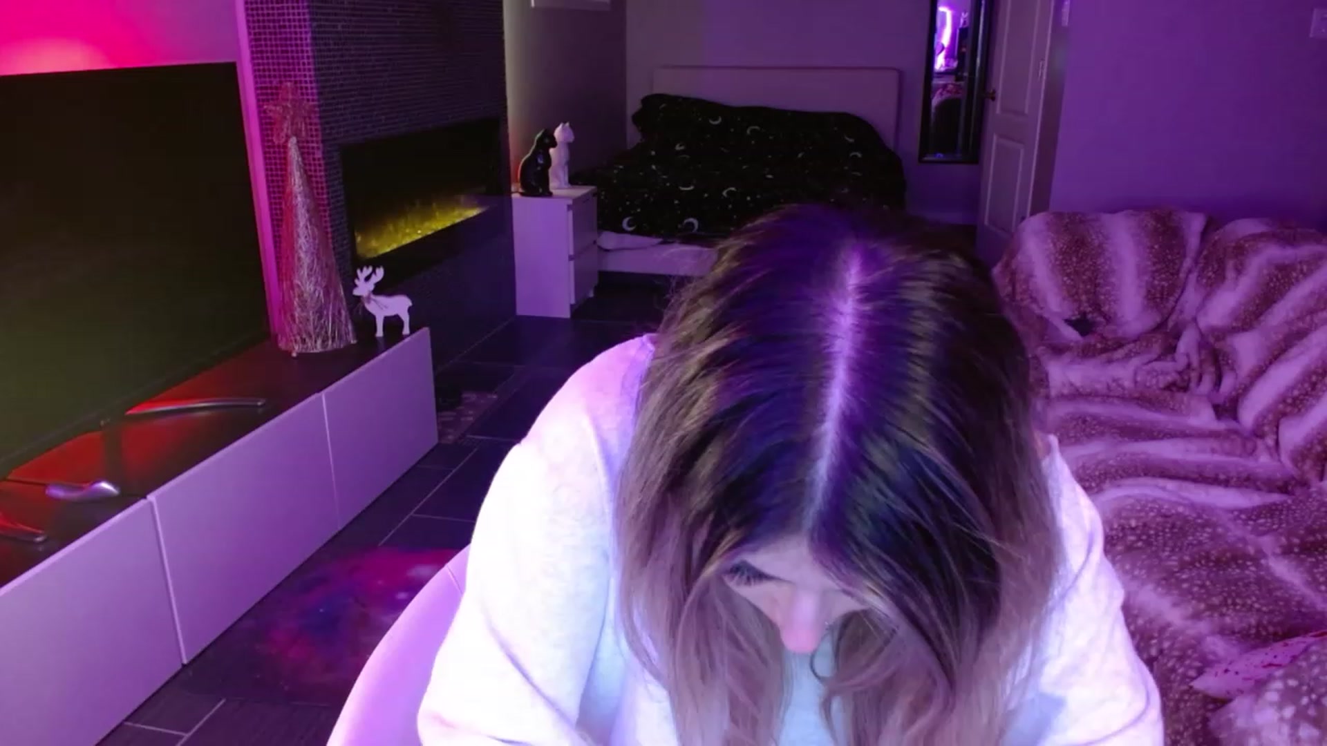 Gallery image thumbnail from Serafina's myfreecams stream on, 12/24/2023, 04:27 image 14 of 20