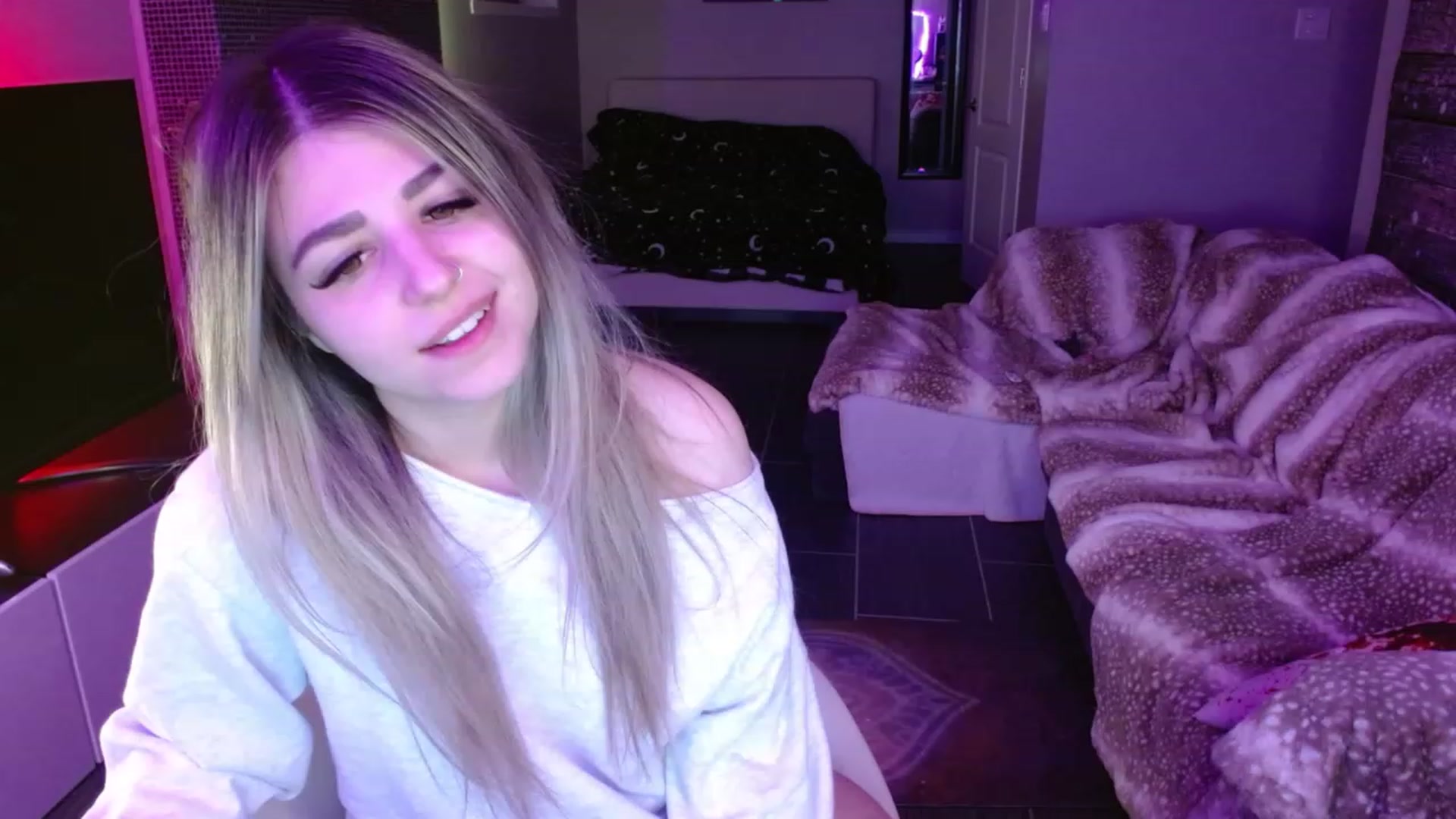 Gallery image thumbnail from Serafina's myfreecams stream on, 12/24/2023, 04:27 image 12 of 20