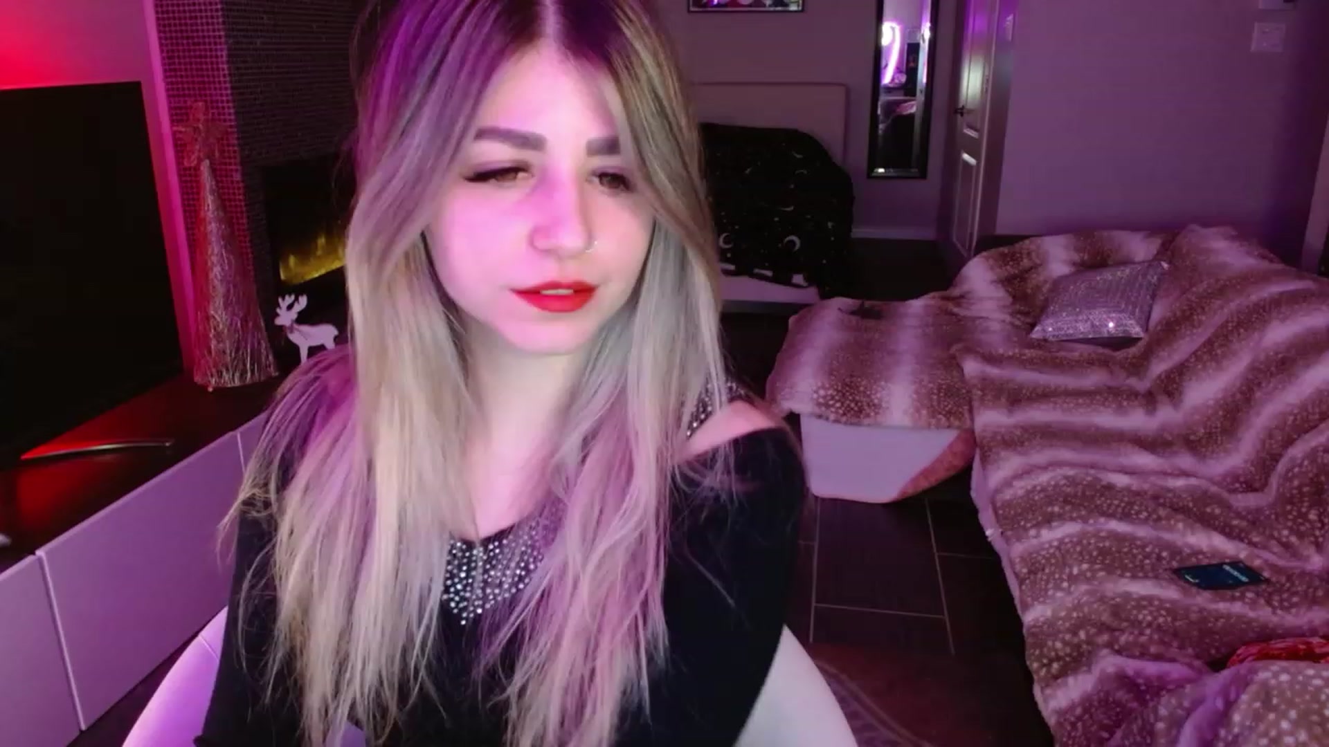 Gallery image thumbnail from Serafina's myfreecams stream on, 12/26/2023, 04:25 image 20 of 20