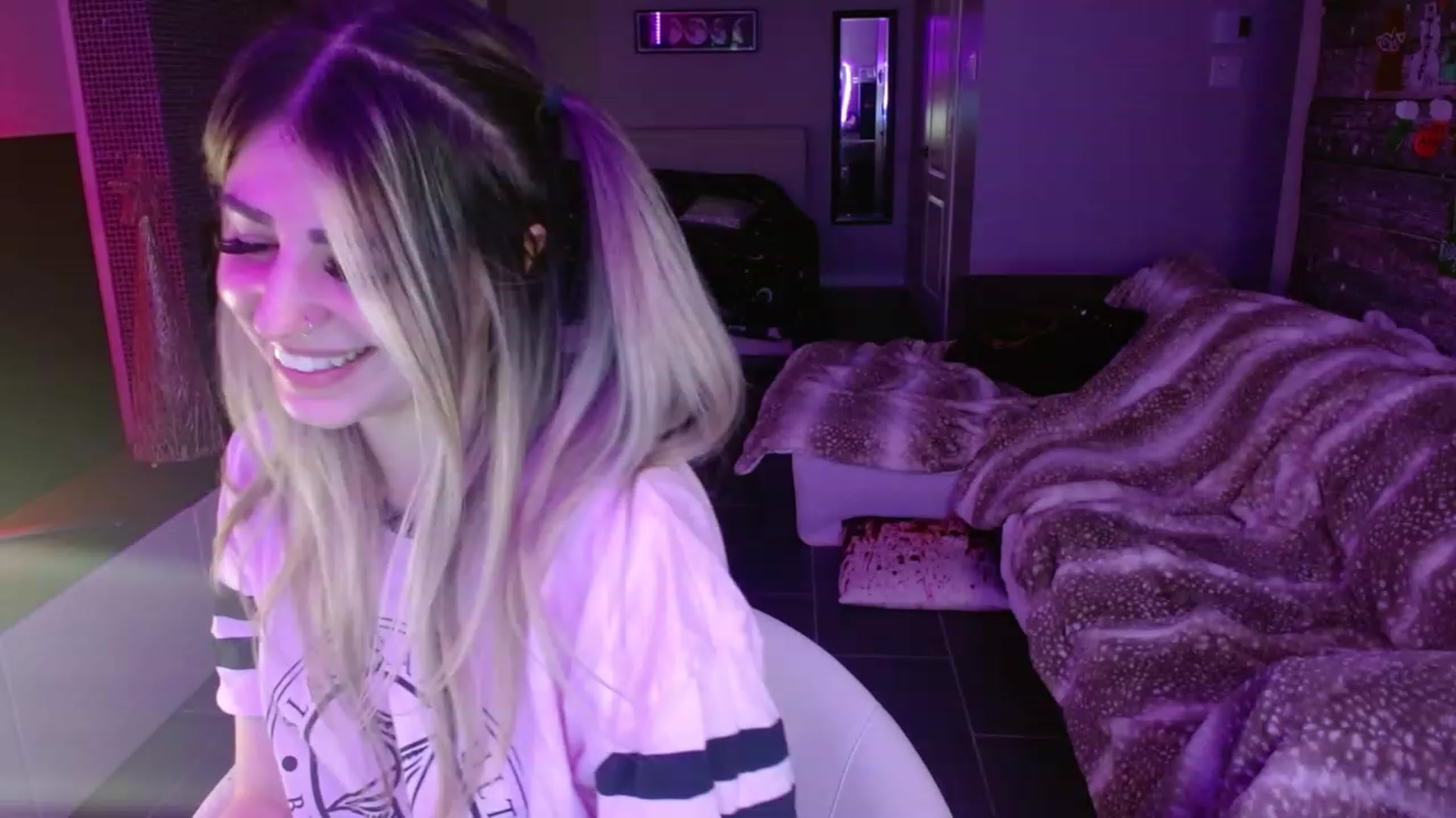 Gallery image thumbnail from Serafina's myfreecams stream on, 12/30/2023, 04:46 image 7 of 20