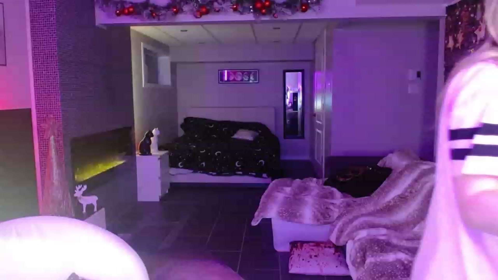 Gallery image thumbnail from Serafina's myfreecams stream on, 12/30/2023, 04:46 image 16 of 20