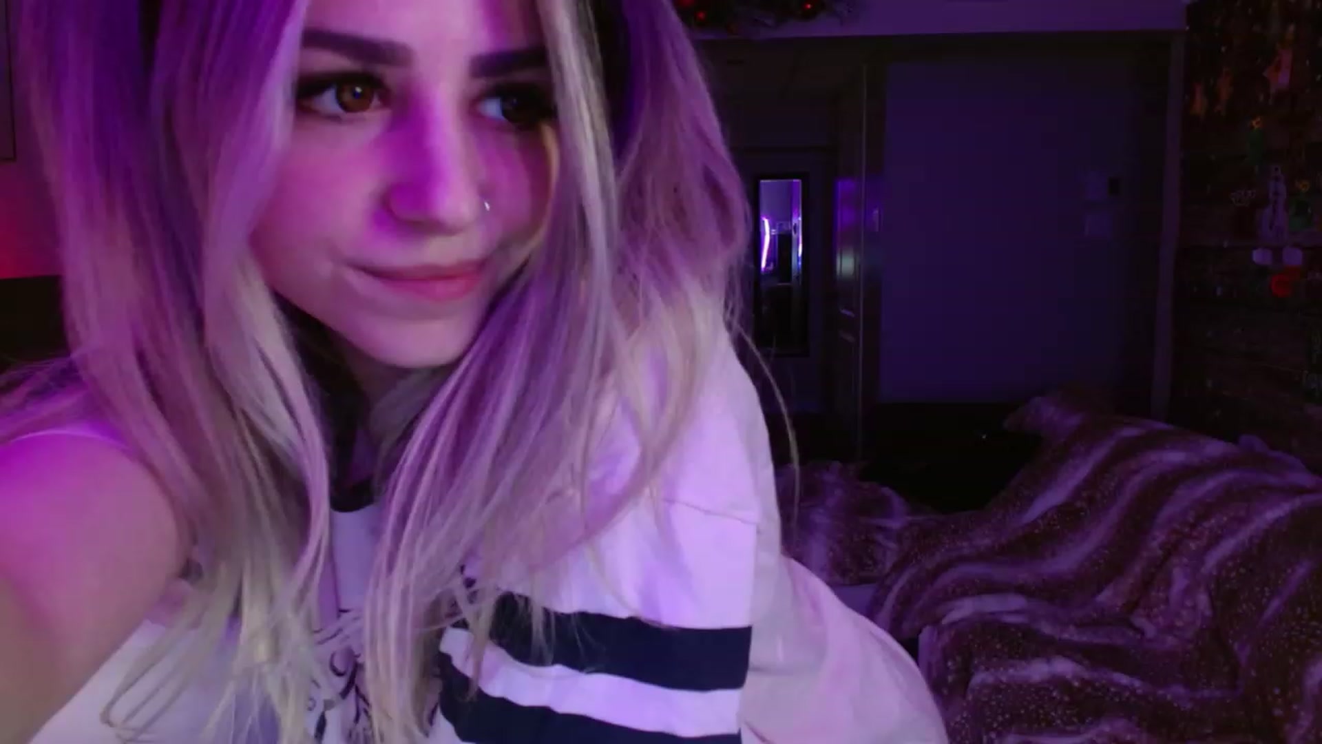 Gallery image thumbnail from Serafina's myfreecams stream on, 12/30/2023, 04:46 image 19 of 20