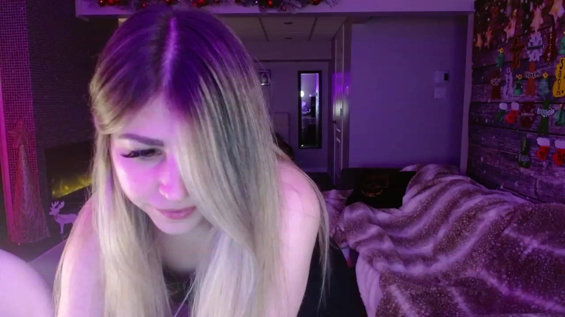 Gallery image thumbnail from Serafina's myfreecams stream on, 12/31/2023, 04:50 image 15 of 20