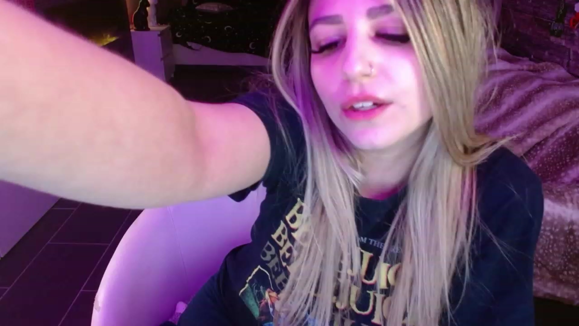 Gallery image thumbnail from Serafina's myfreecams stream on, 01/07/2024, 04:36 image 3 of 20
