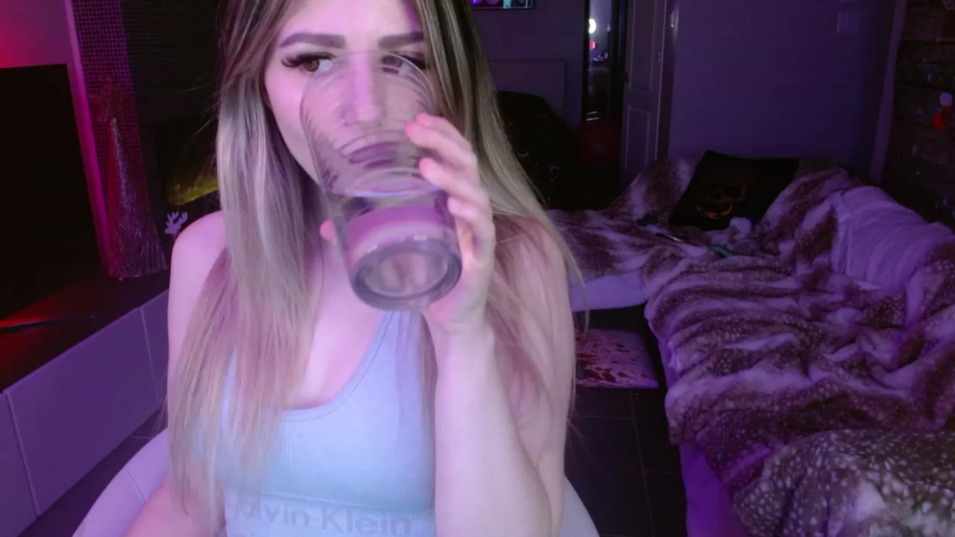 Gallery image thumbnail from Serafina's myfreecams stream on, 01/13/2024, 08:36 image 3 of 20