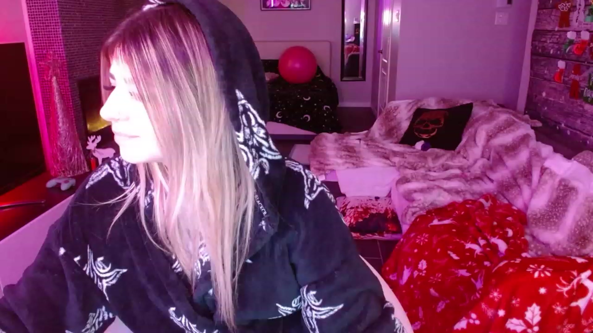 Gallery image thumbnail from Serafina's myfreecams stream on, 01/22/2024, 04:53 image 11 of 20