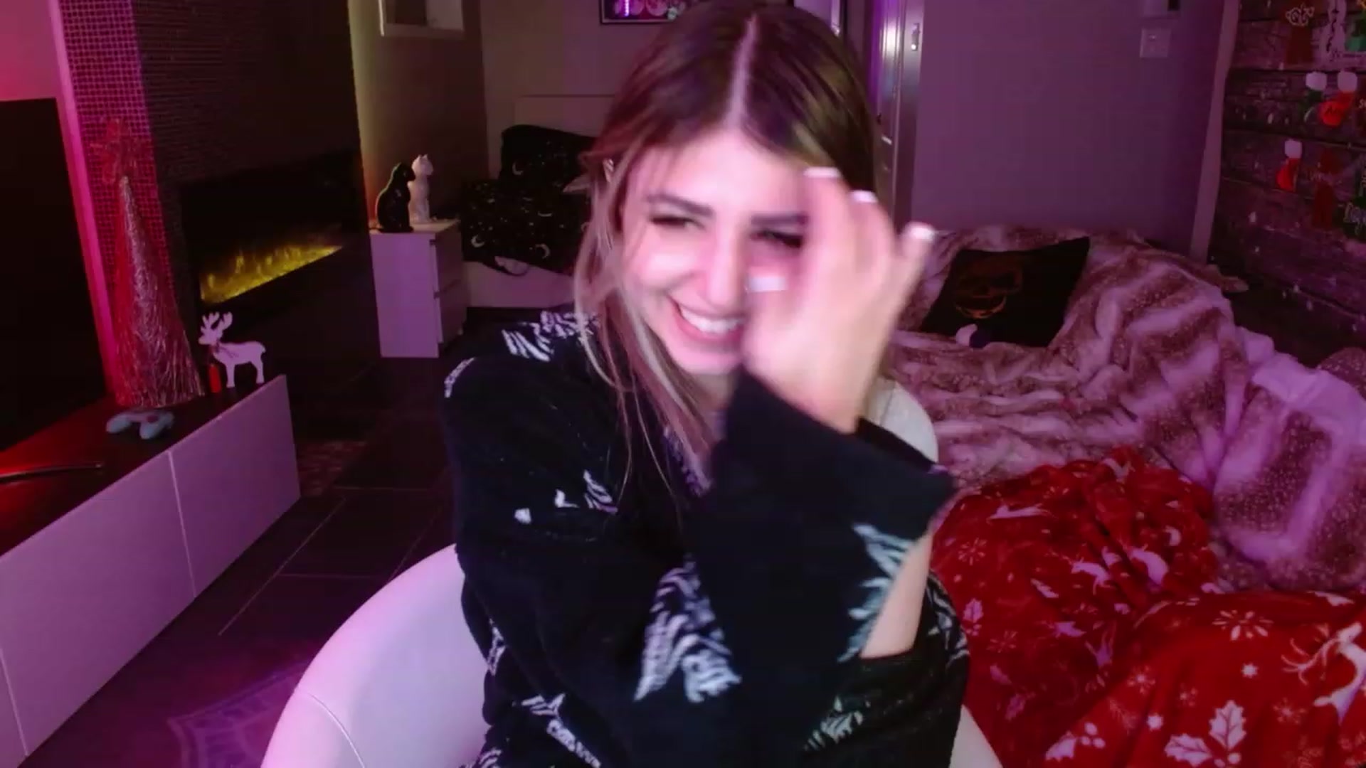 Gallery image thumbnail from Serafina's myfreecams stream on, 01/22/2024, 04:53 image 18 of 20