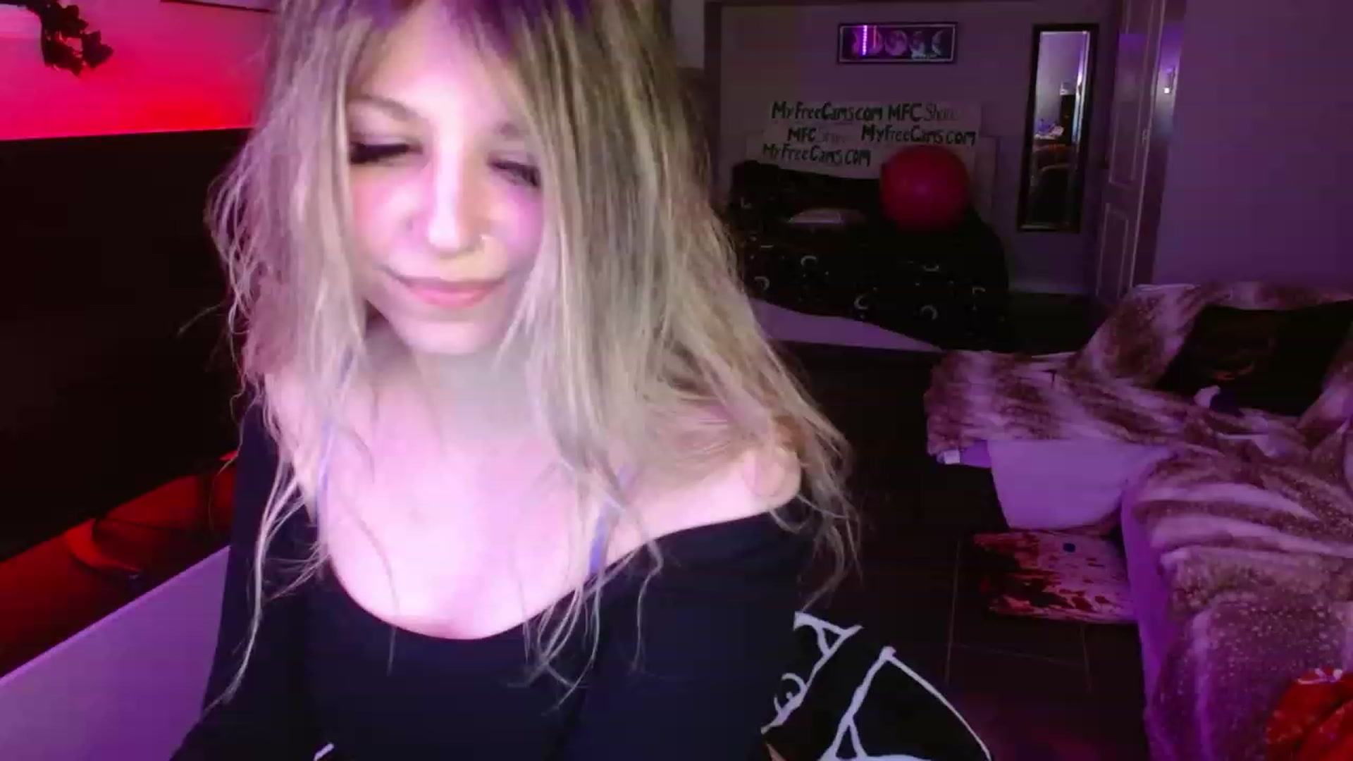 Gallery image thumbnail from Serafina's myfreecams stream on, 01/29/2024, 03:15 image 18 of 20