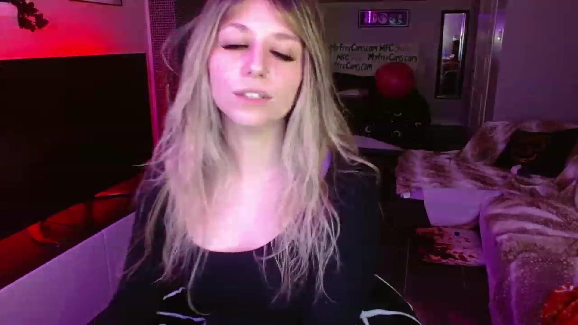 Gallery image thumbnail from Serafina's myfreecams stream on, 01/29/2024, 03:15 image 17 of 20
