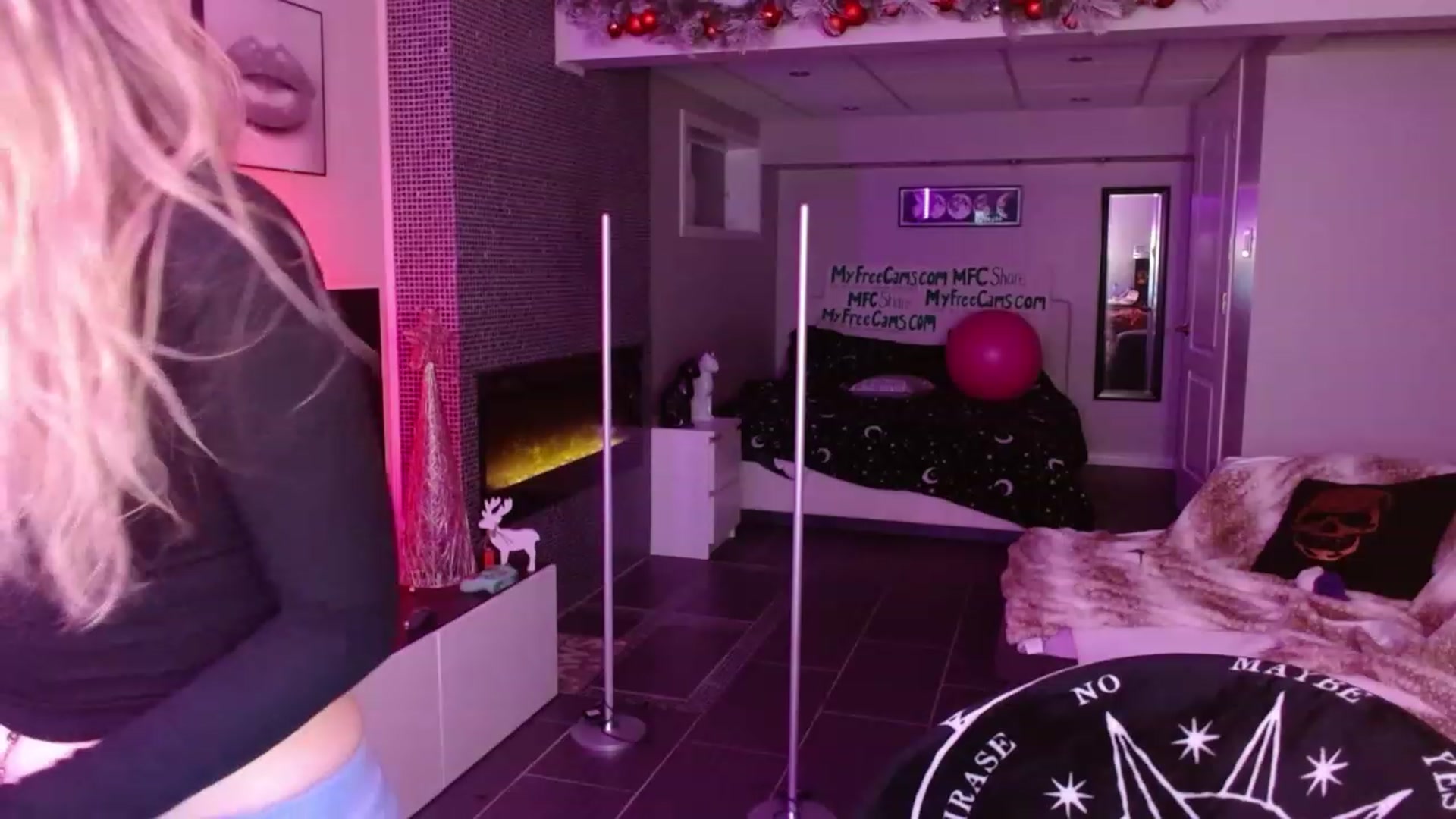 Gallery image thumbnail from Serafina's myfreecams stream on, 01/29/2024, 03:15 image 6 of 20