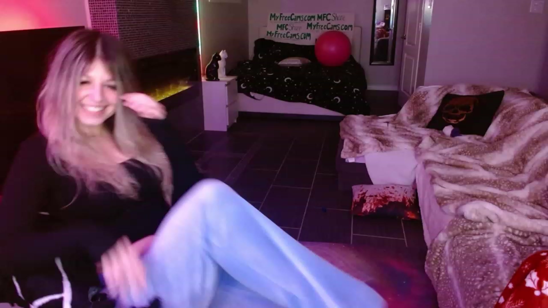 Gallery image thumbnail from Serafina's myfreecams stream on, 01/29/2024, 06:08 image 6 of 20