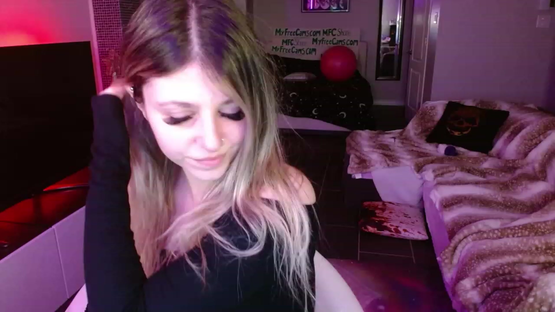 Gallery image thumbnail from Serafina's myfreecams stream on, 01/29/2024, 08:05 image 4 of 20