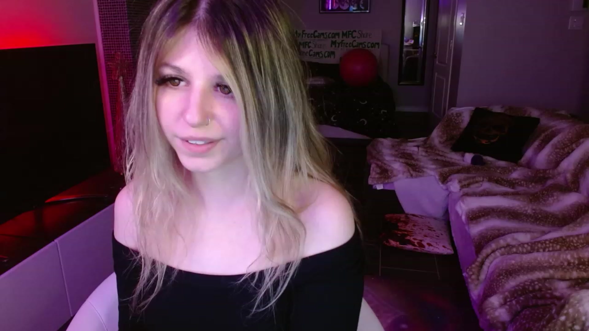 Gallery image thumbnail from Serafina's myfreecams stream on, 01/29/2024, 08:05 image 6 of 20