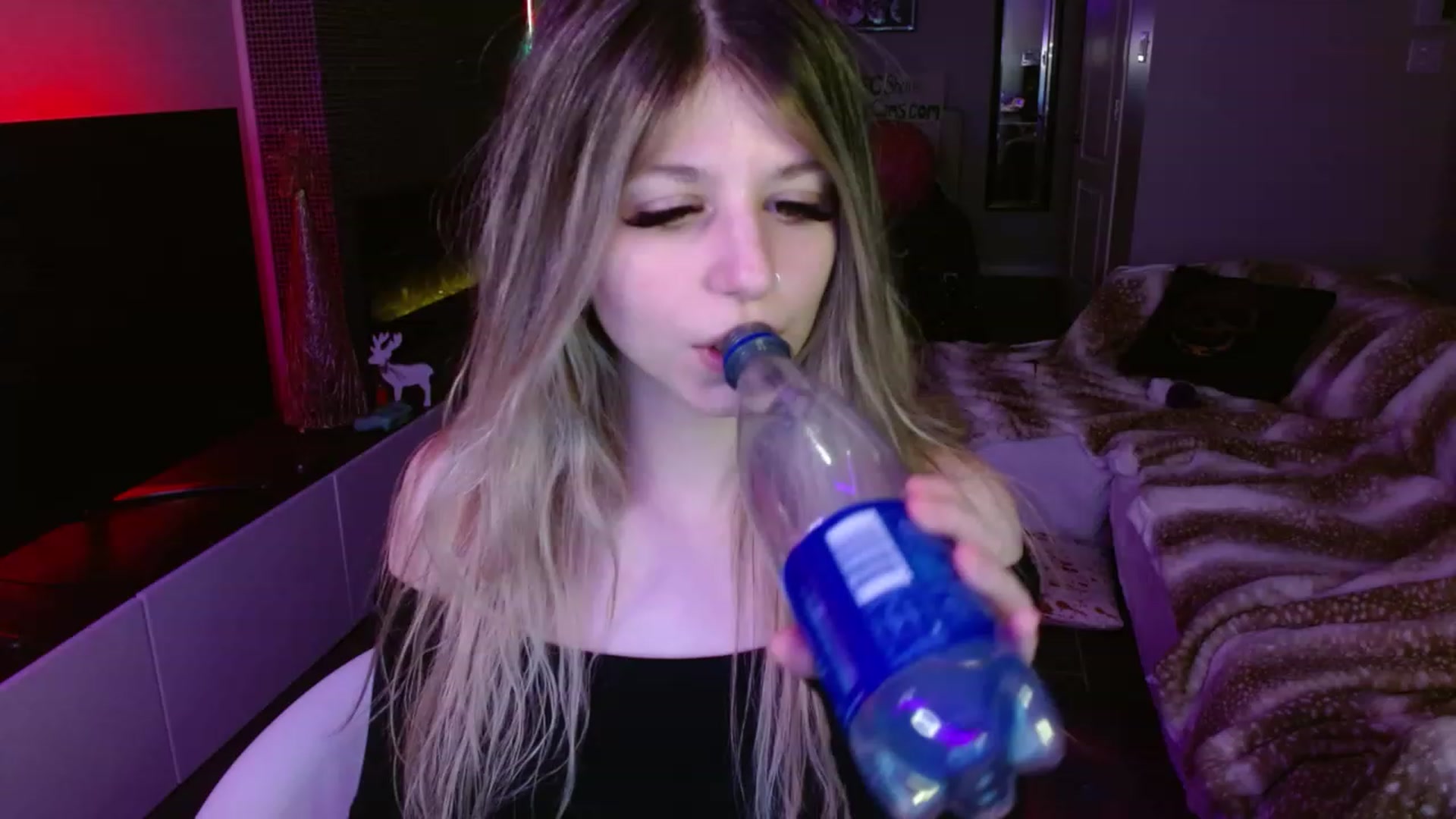 Gallery image thumbnail from Serafina's myfreecams stream on, 01/29/2024, 08:05 image 3 of 20