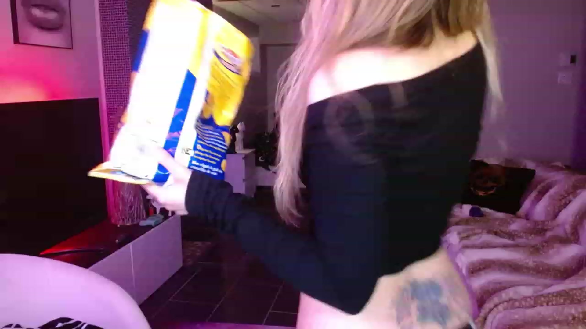 Gallery image thumbnail from Serafina's myfreecams stream on, 01/29/2024, 08:05 image 14 of 20