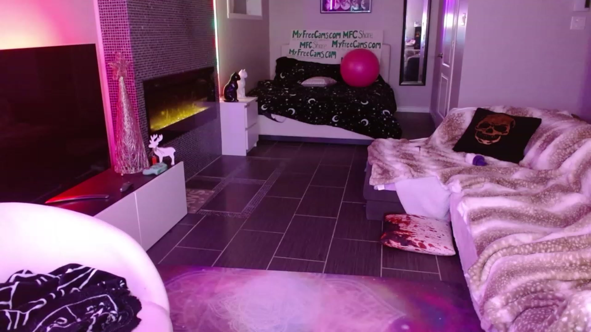 Gallery image thumbnail from Serafina's myfreecams stream on, 01/29/2024, 08:05 image 10 of 20